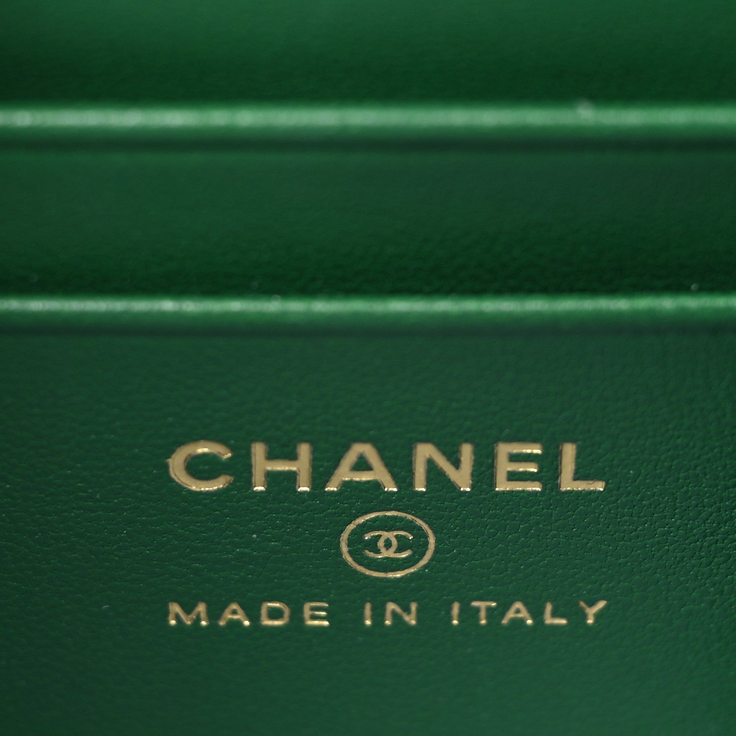 Chanel Calfskin Crocodile Embossed Crococo Top Handle Slim Vanity Case With Chain Emerald 6 of 11