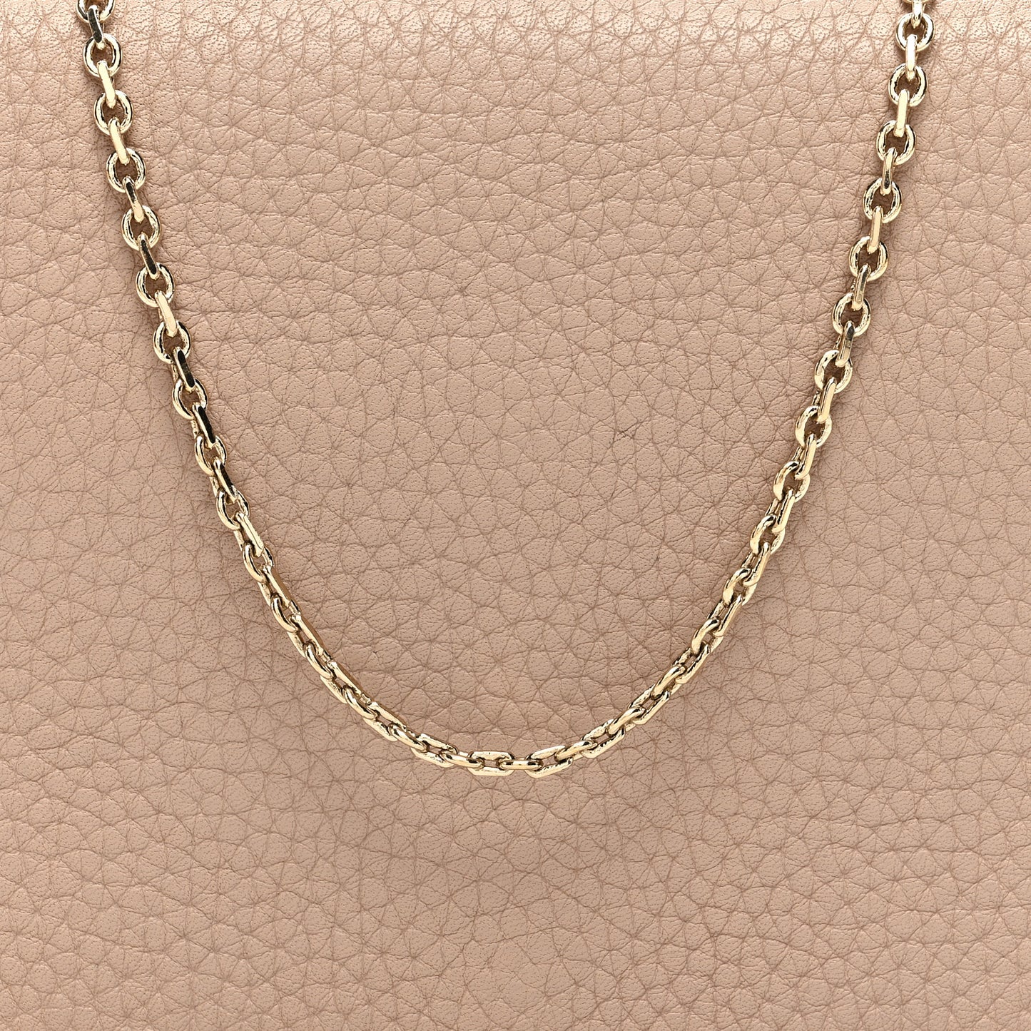 Pebbled Calfskin Rockstud Wallet On Chain Poudre