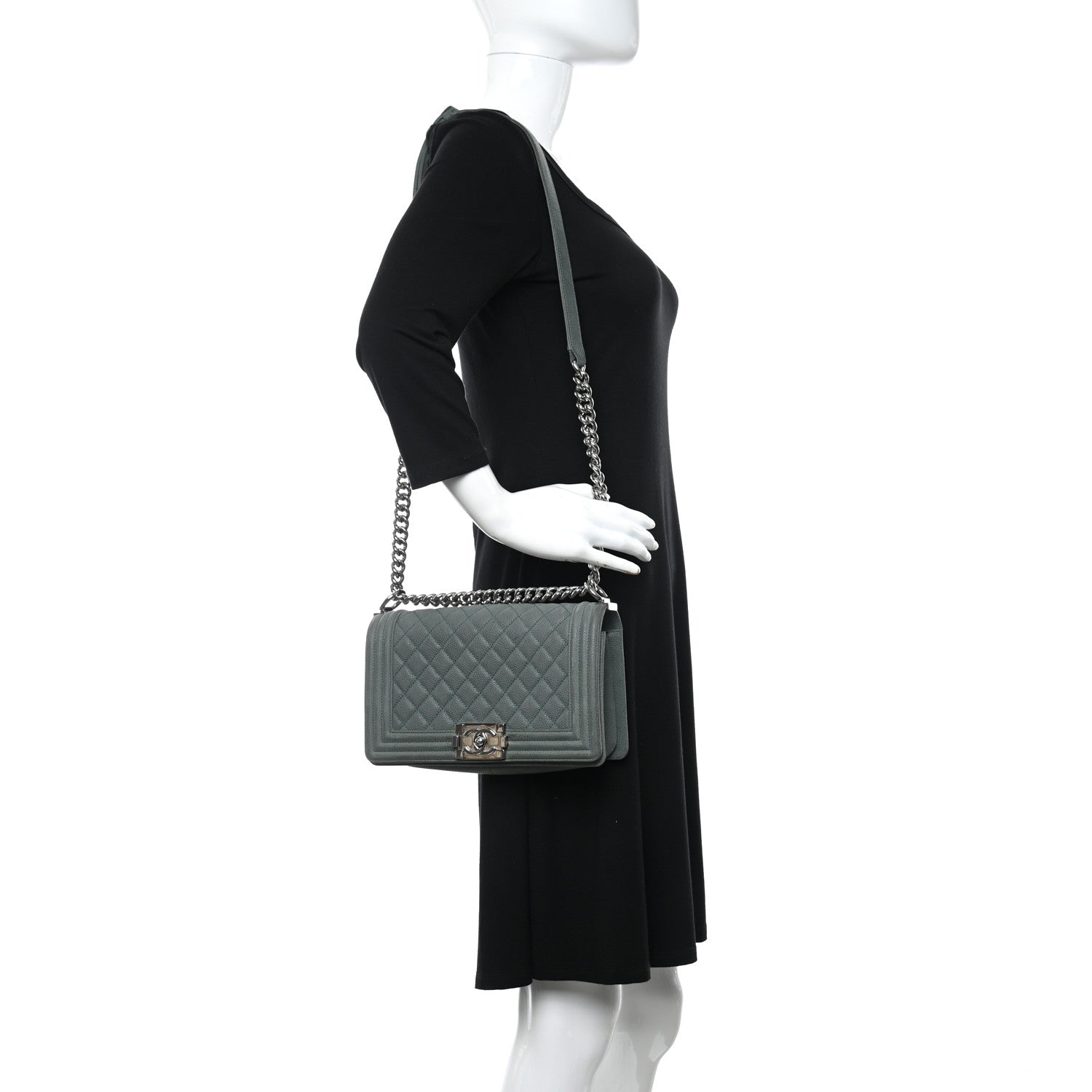 Chanel Caviar Quilted Medium Boy Flap Vert Fonce 2 of 20