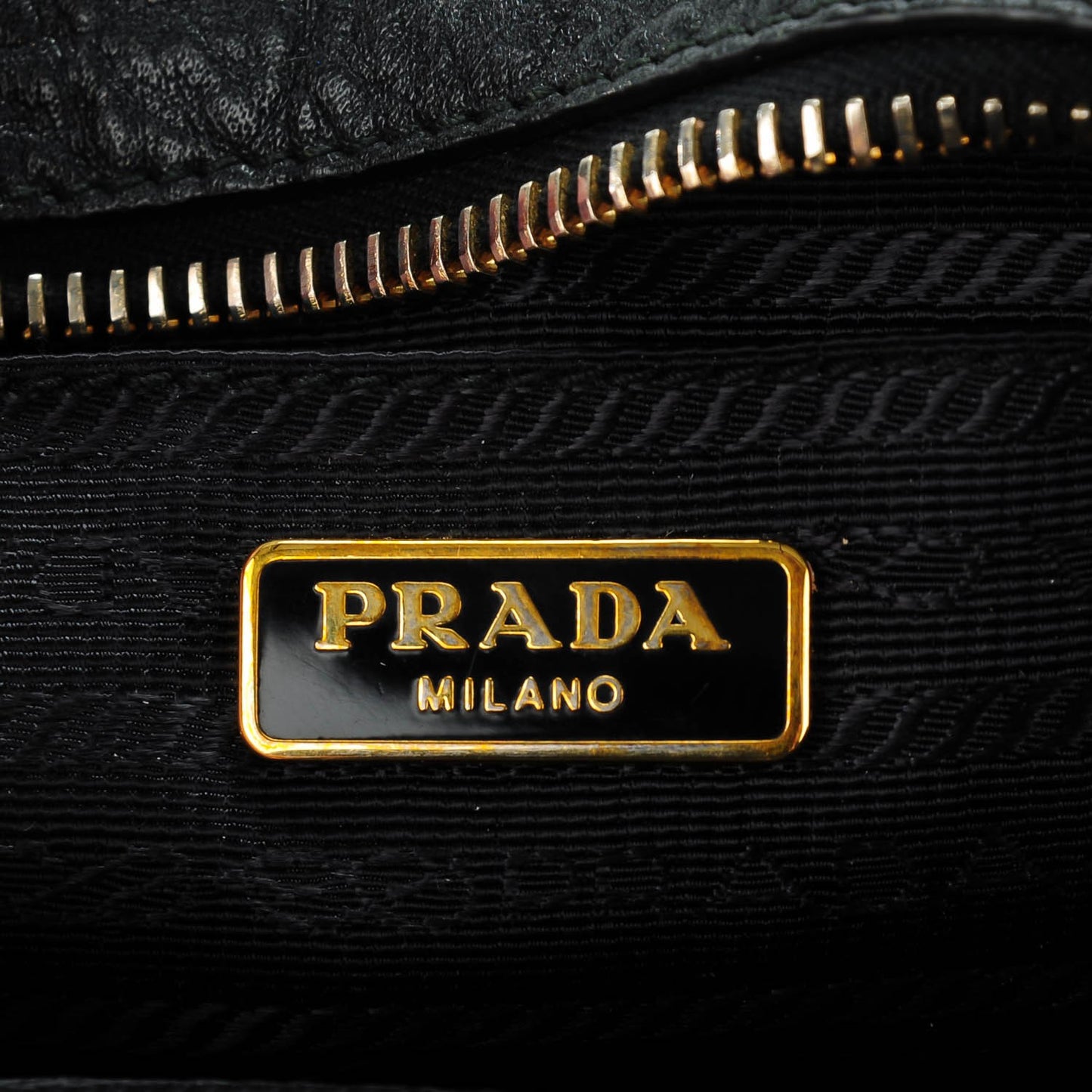 Vitello Daino Mini Camera Crossbody Black