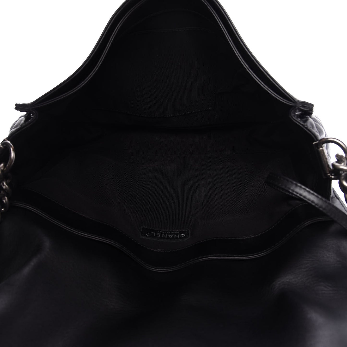 Calfskin Enchained XL Boy Flap Black