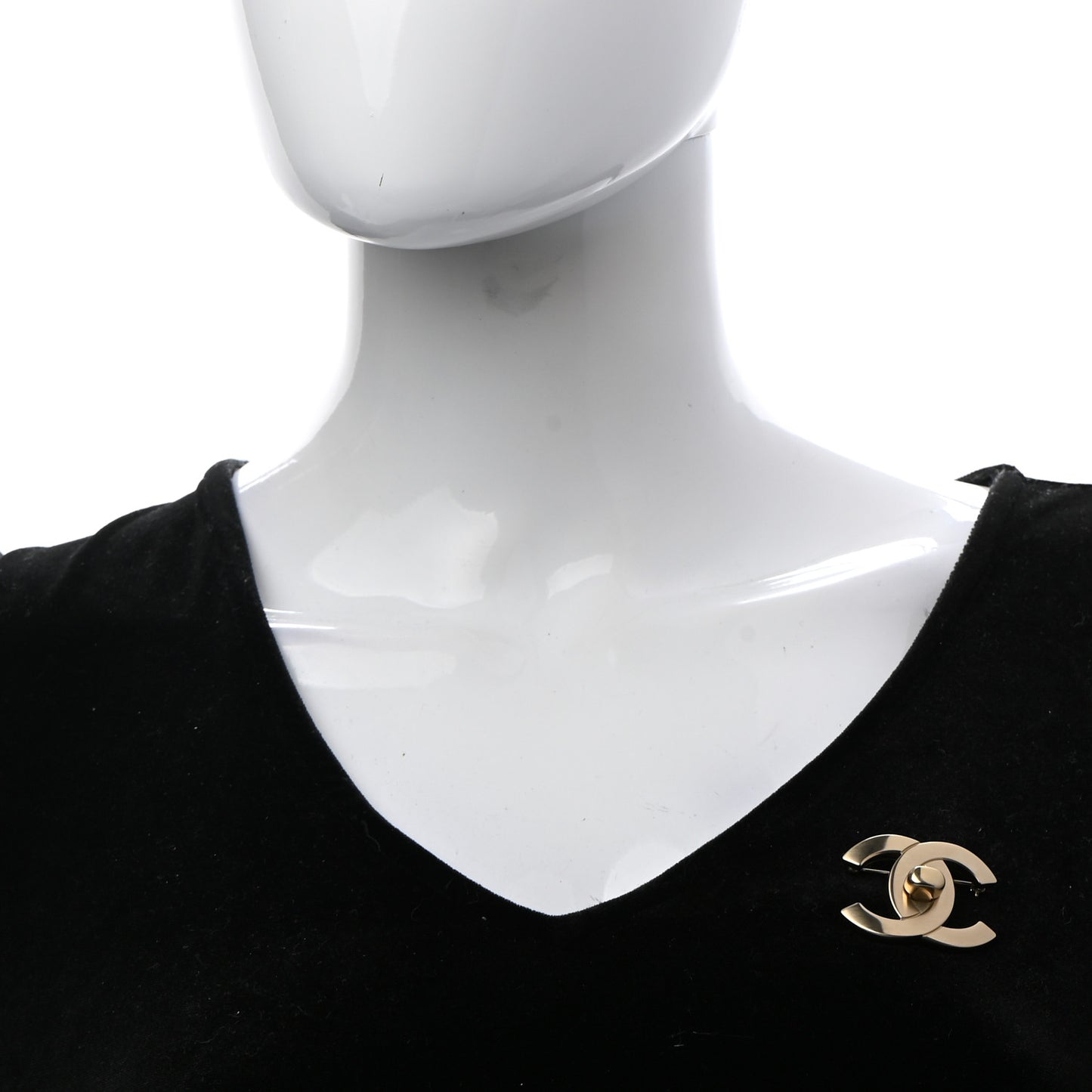 CC Turnlock Brooch Gold
