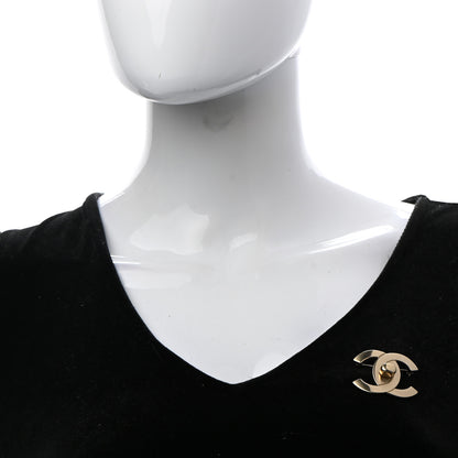 Chanel CC Turnlock Brooch Gold 2 of 5