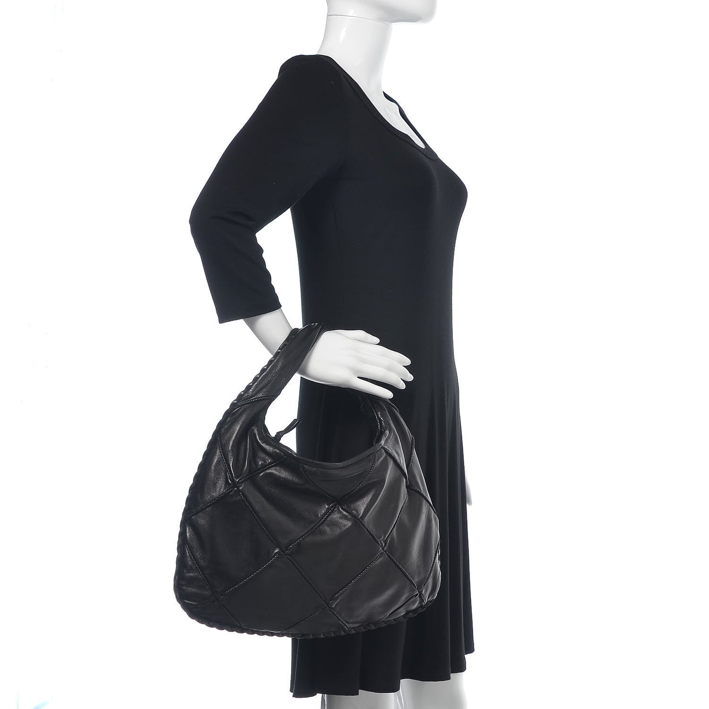 Nappa Quilted Medium Veneta Hobo Black