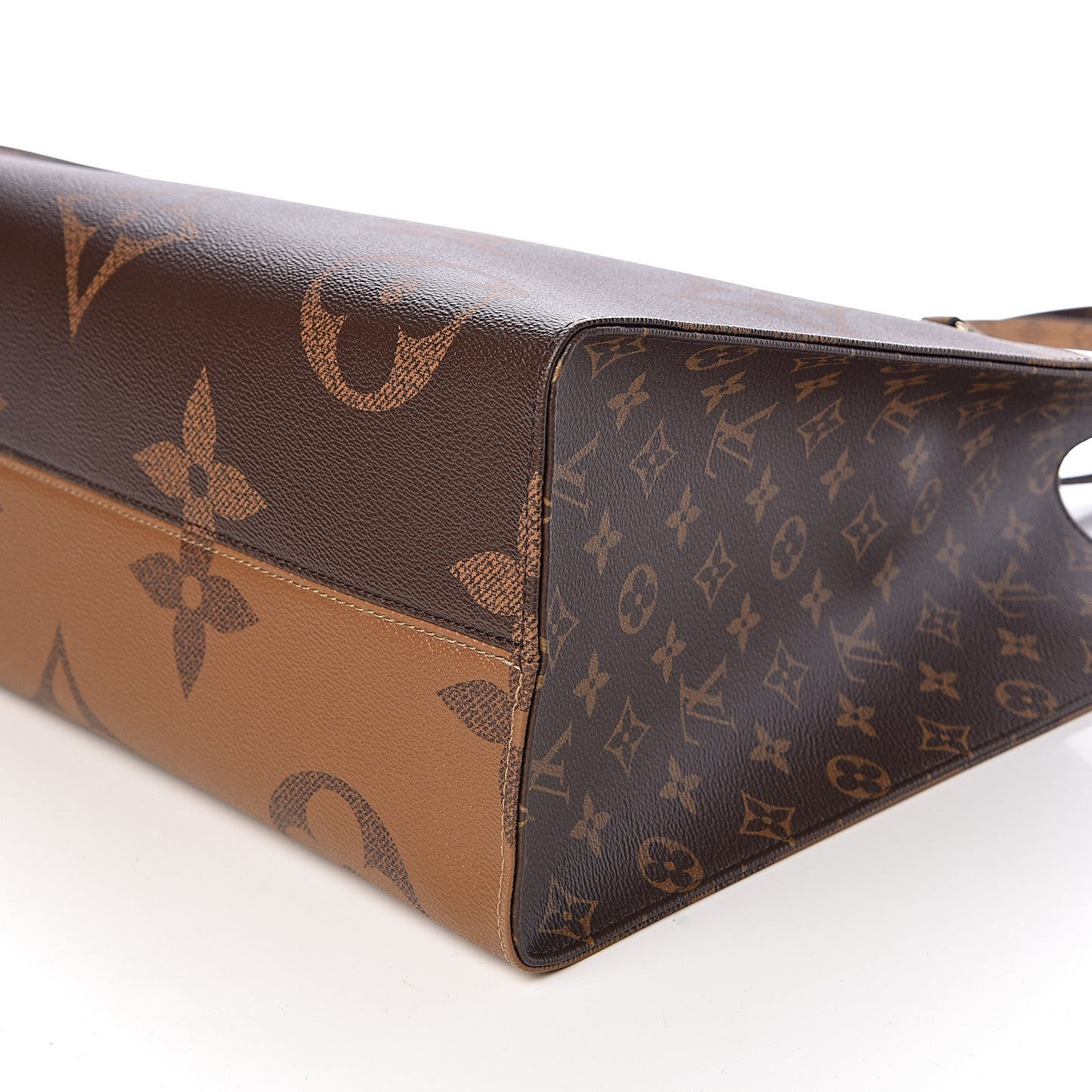 Reverse Monogram Giant Onthego GM