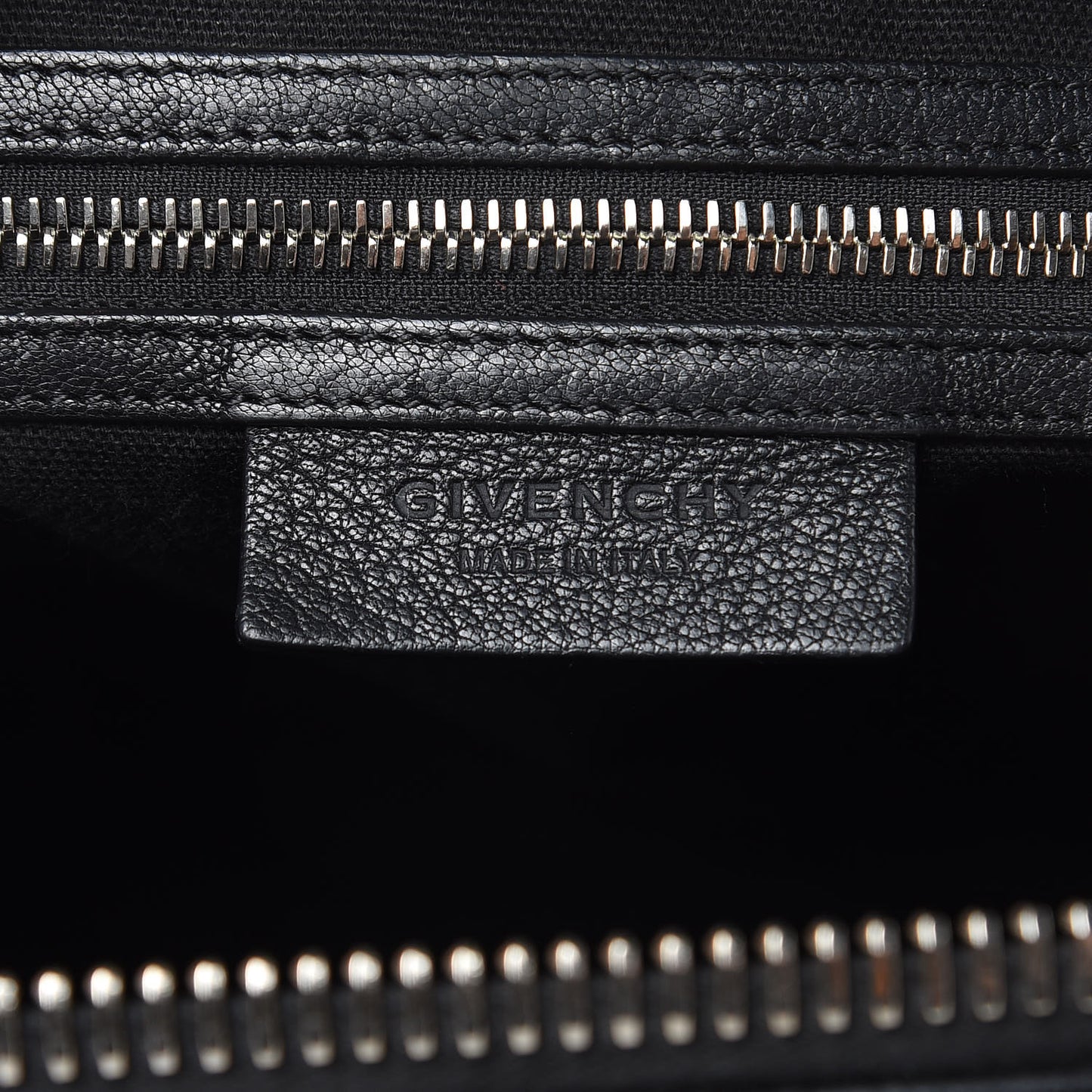 Sugar Goatskin Medium Antigona Black
