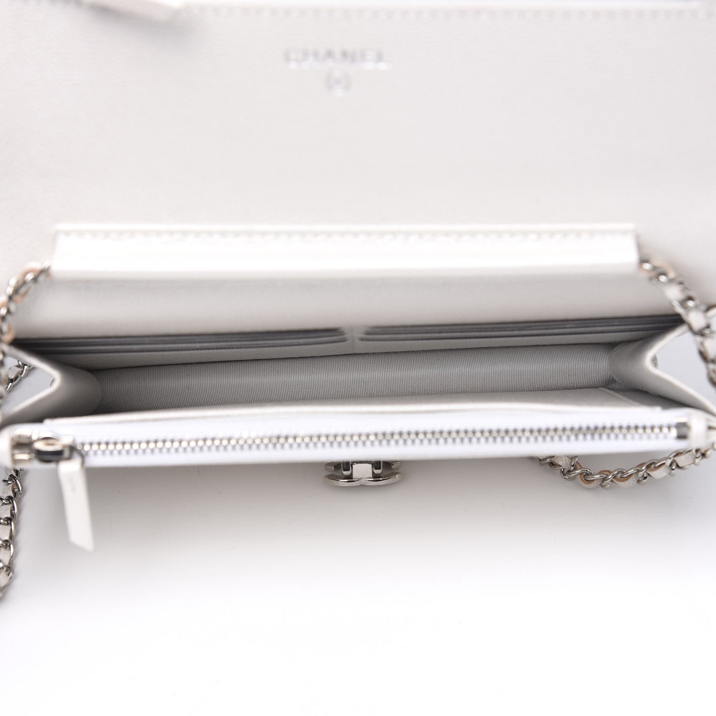 Iridescent Caviar Quilted Golden Class Wallet On Chain WOC White