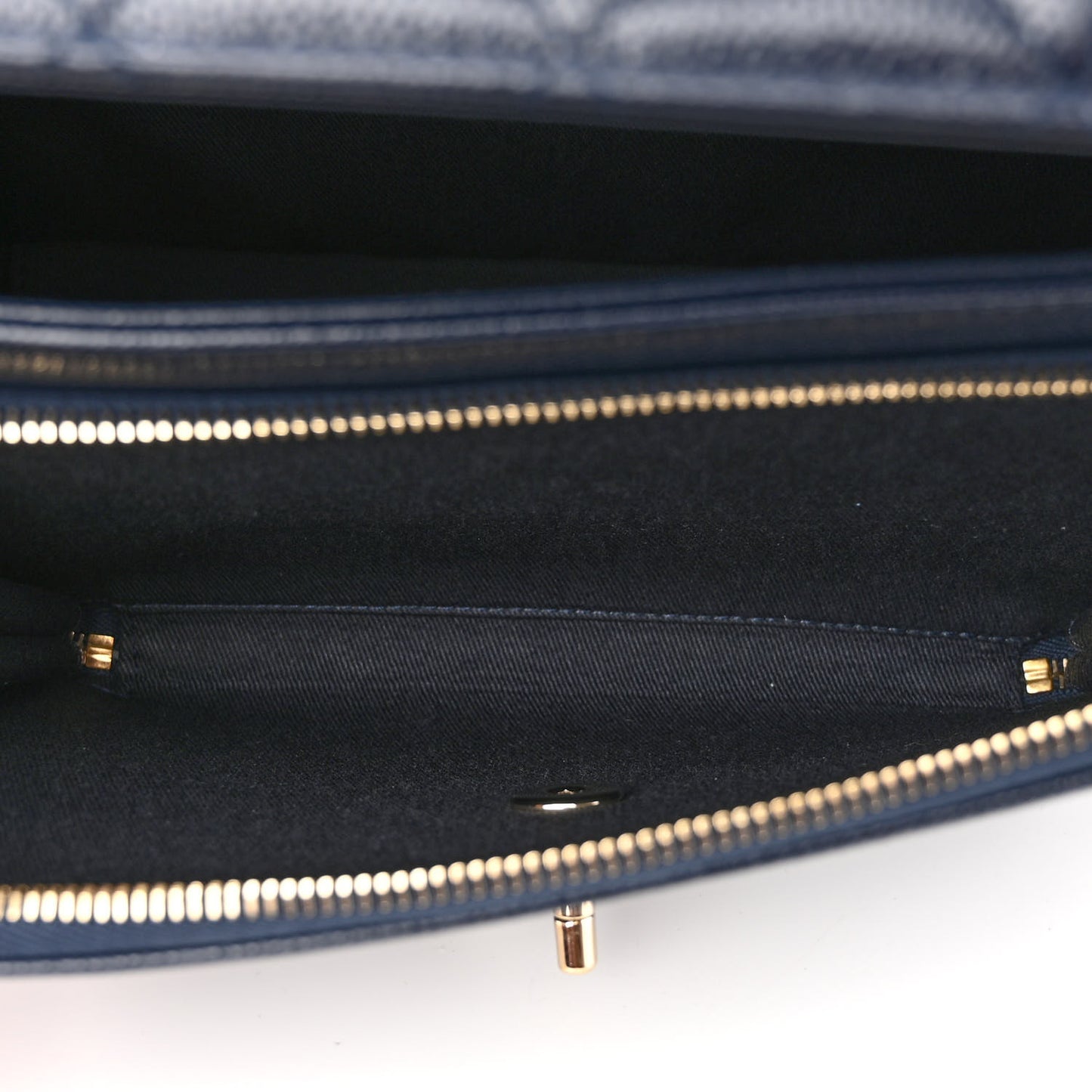 Caviar Quilted Large Business Affinity Flap Navy