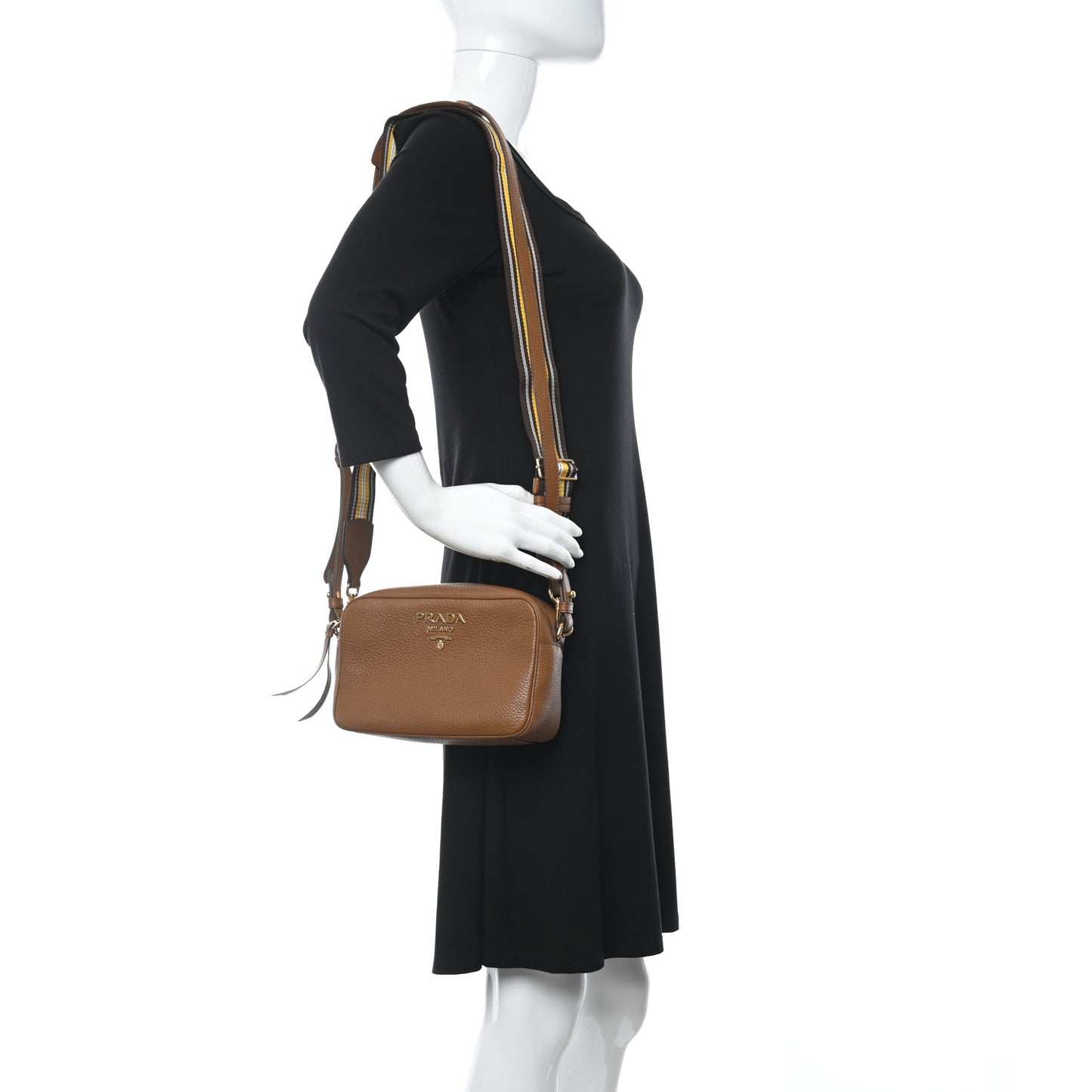 Vitello Daino Camera Crossbody Cannella