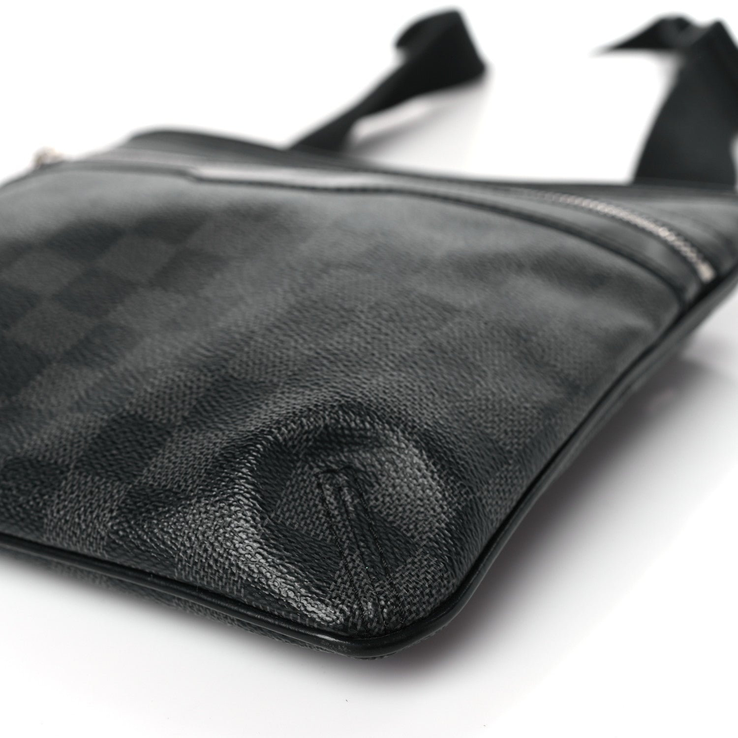 Louis Vuitton Damier Graphite Thomas 7 of 7