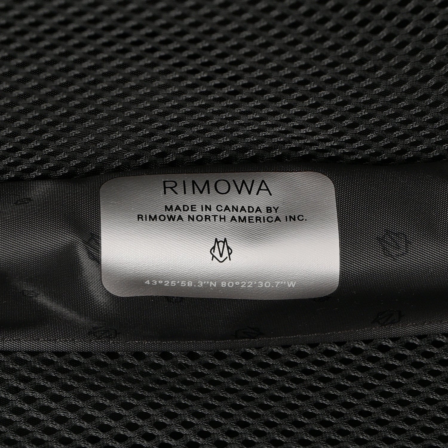 Rimowa Gloss Polycarbonate Essential Lite Cabin U Black 5 of 7