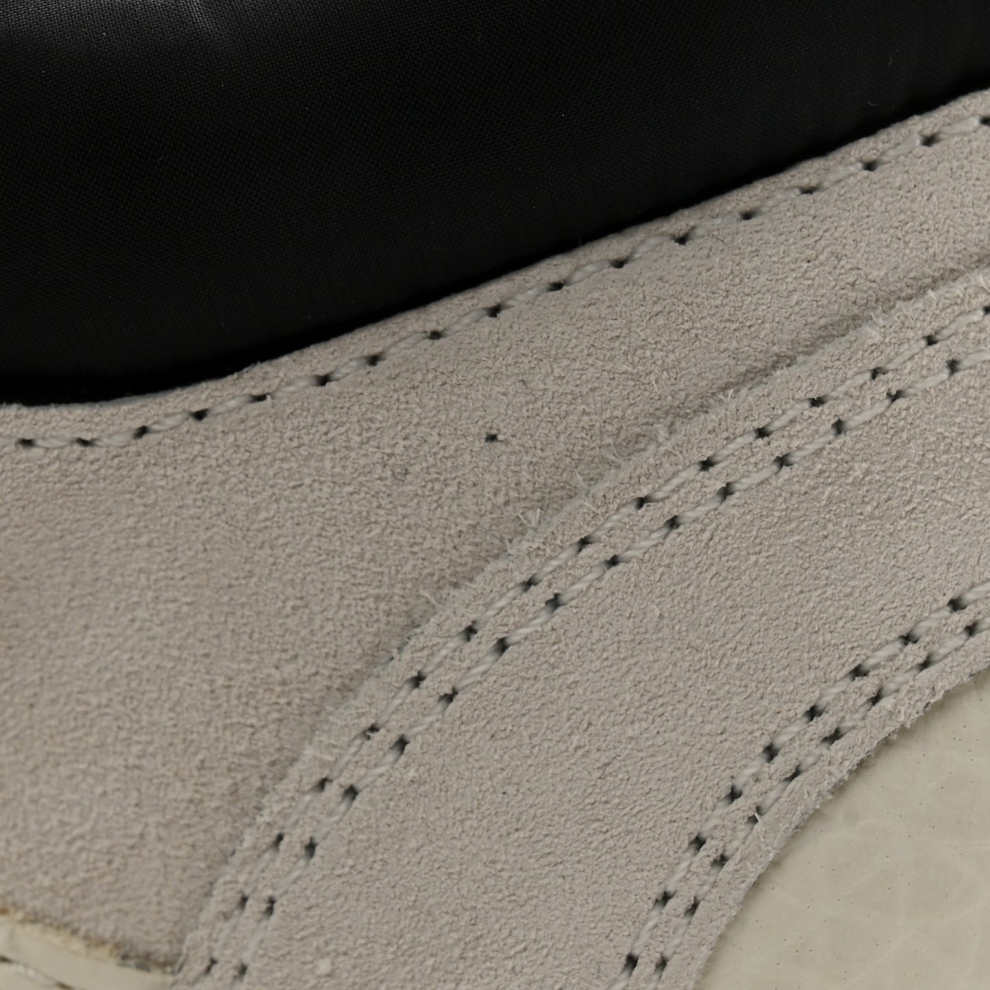Mesh Suede Calfskin Grained Calfskin Womens CC Sneakers 36 White Black