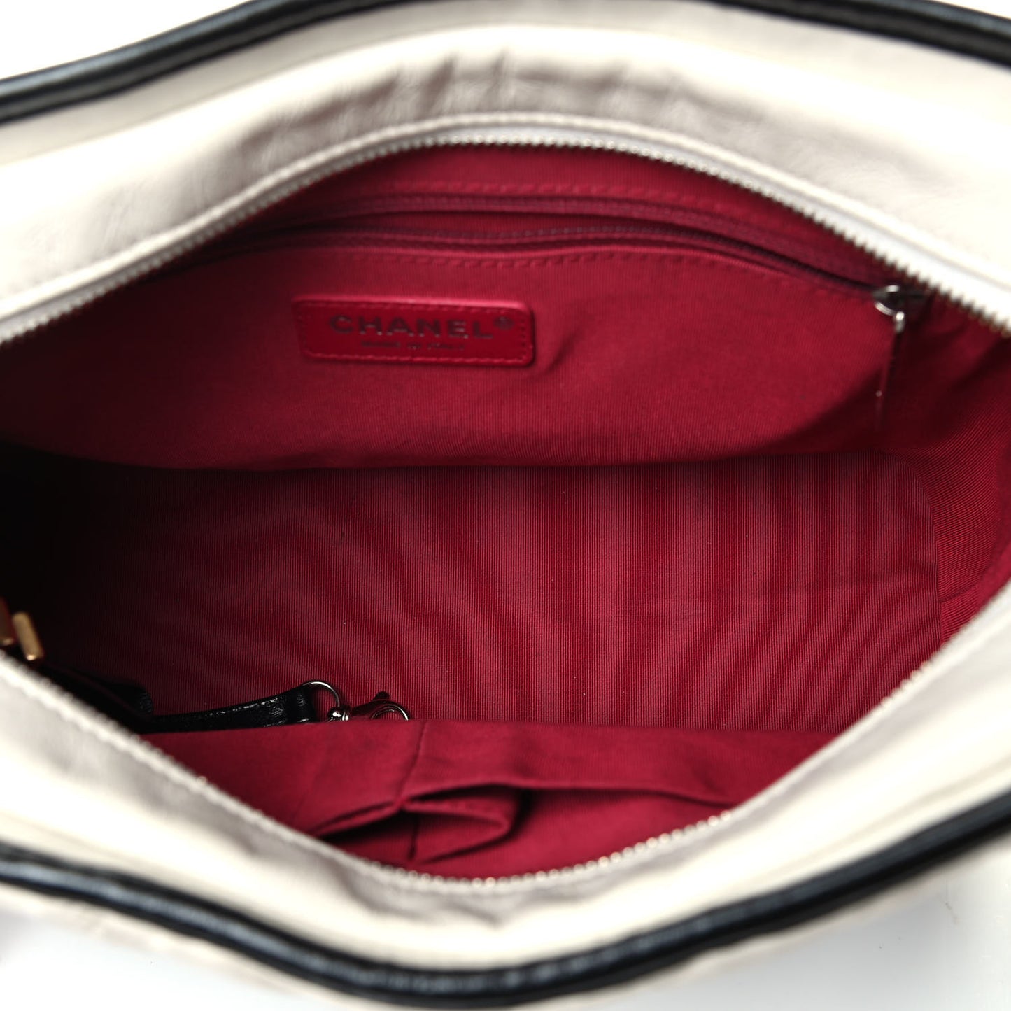 Aged Calfskin Chevron Quilted Medium Gabrielle Hobo White Black
