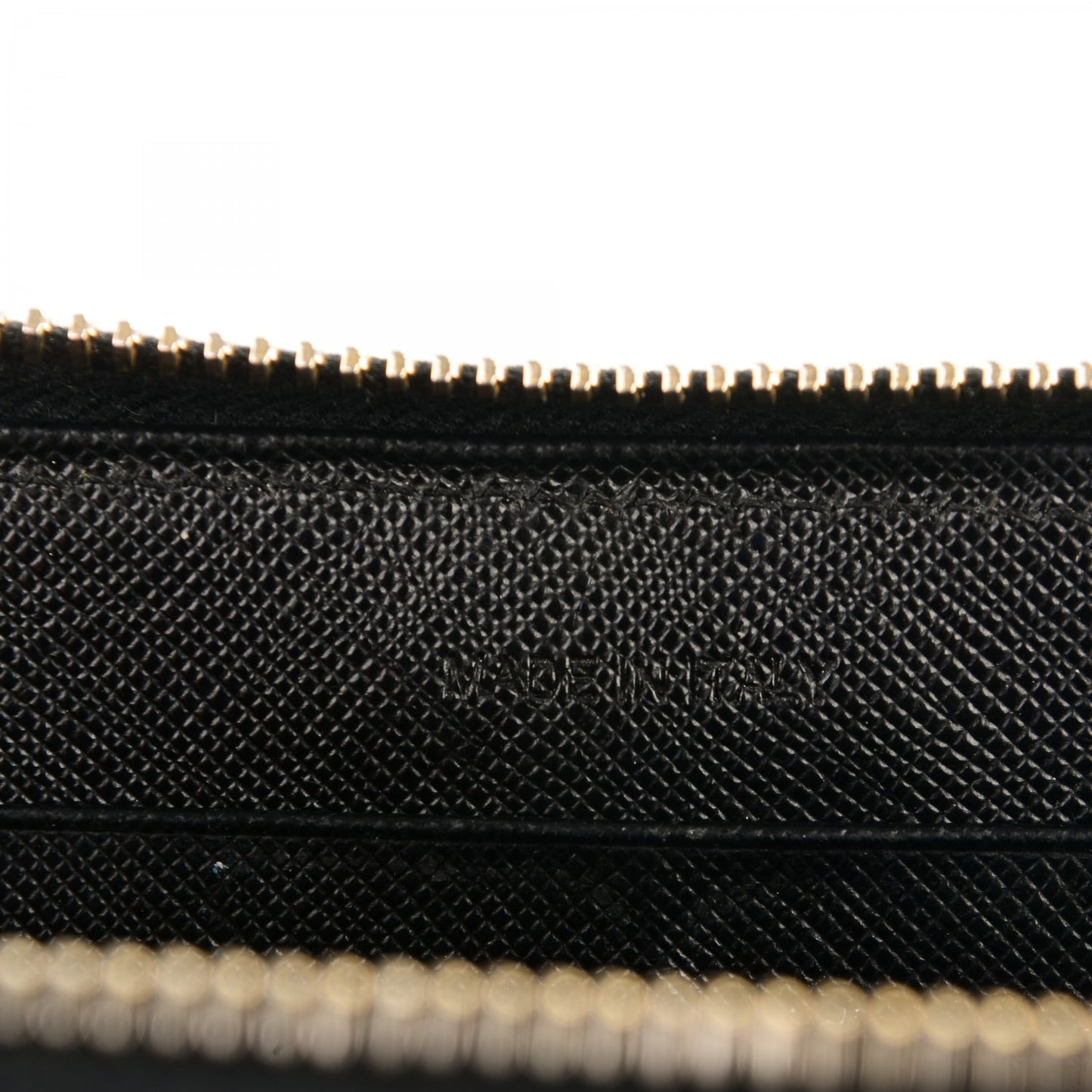 Saffiano Metal Zip Around Wallet Nero Black