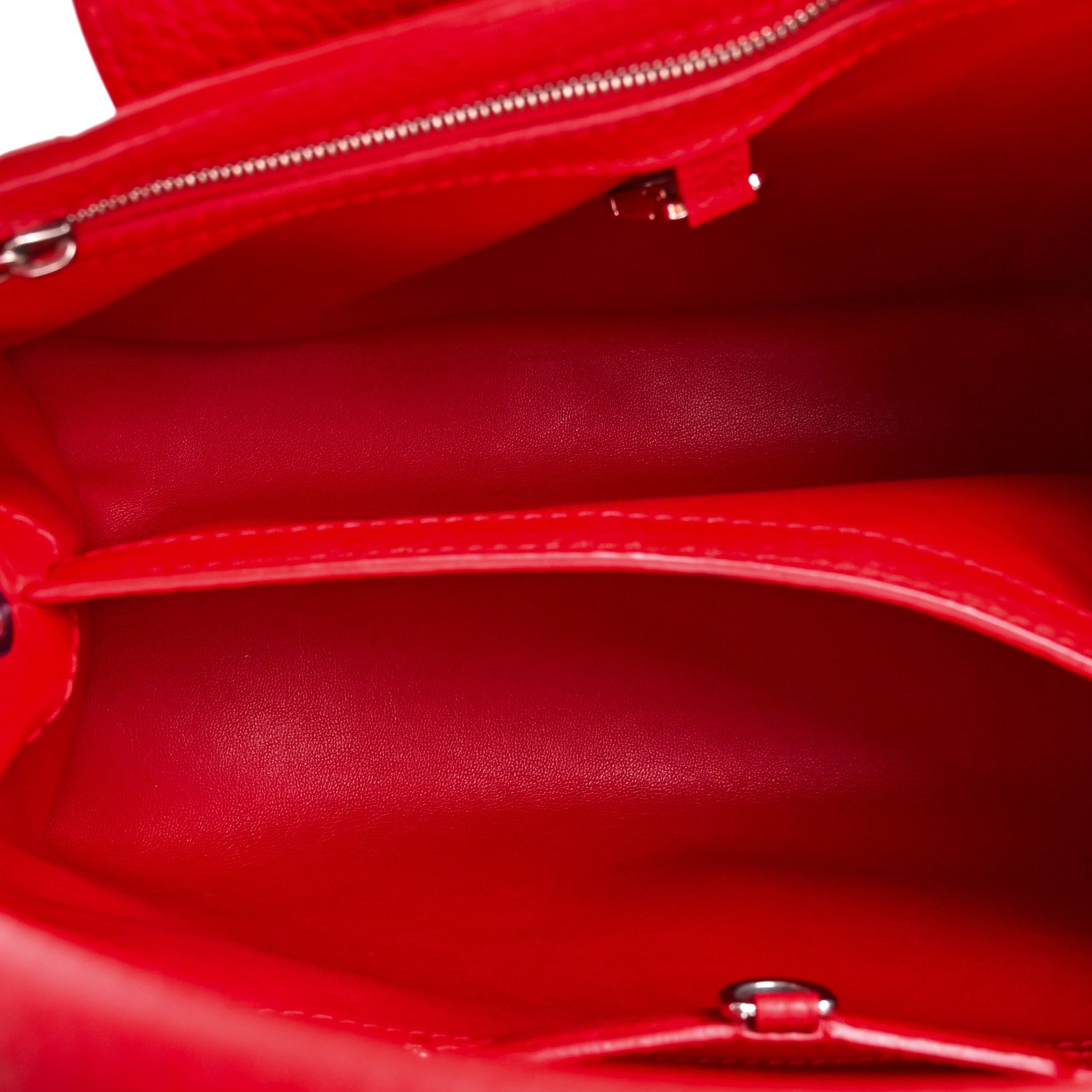 Louis Vuitton Taurillon Capucines PM Rubis 5 of 14