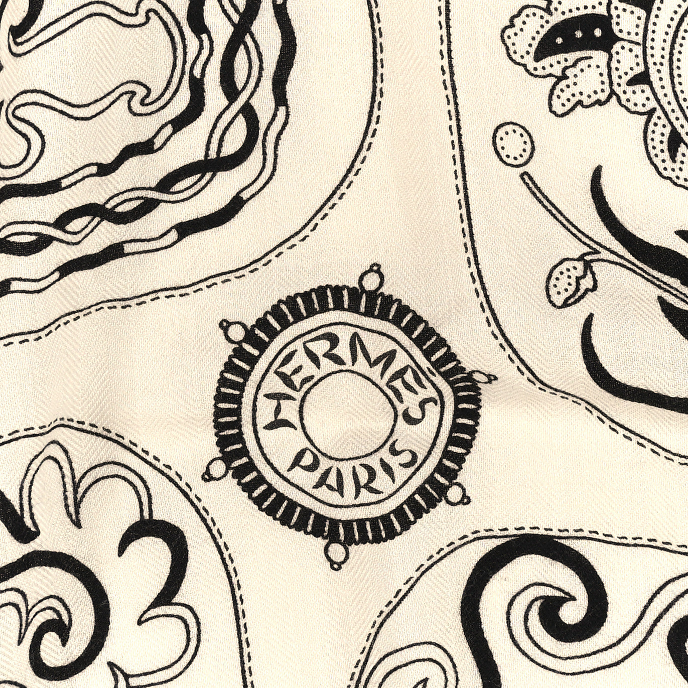 Cashmere Silk Festival Des Amazones Shawl 140 White Black