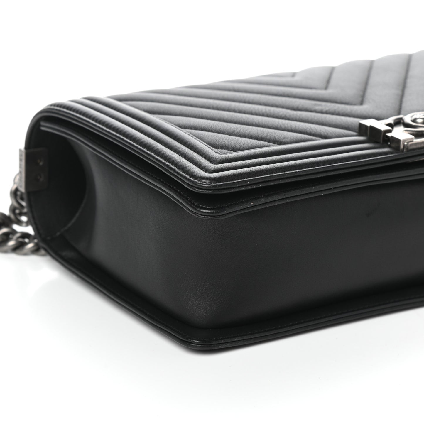 Calfskin Chevron Quilted New Medium Boy Flap Black