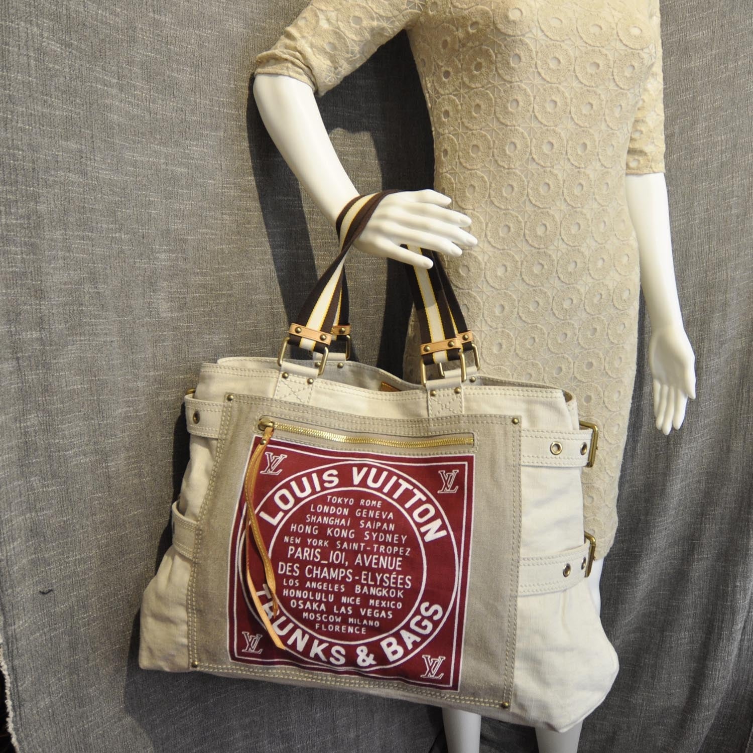 Louis Vuitton Toile Globe Shopper Cabas GM Red 2 of 9