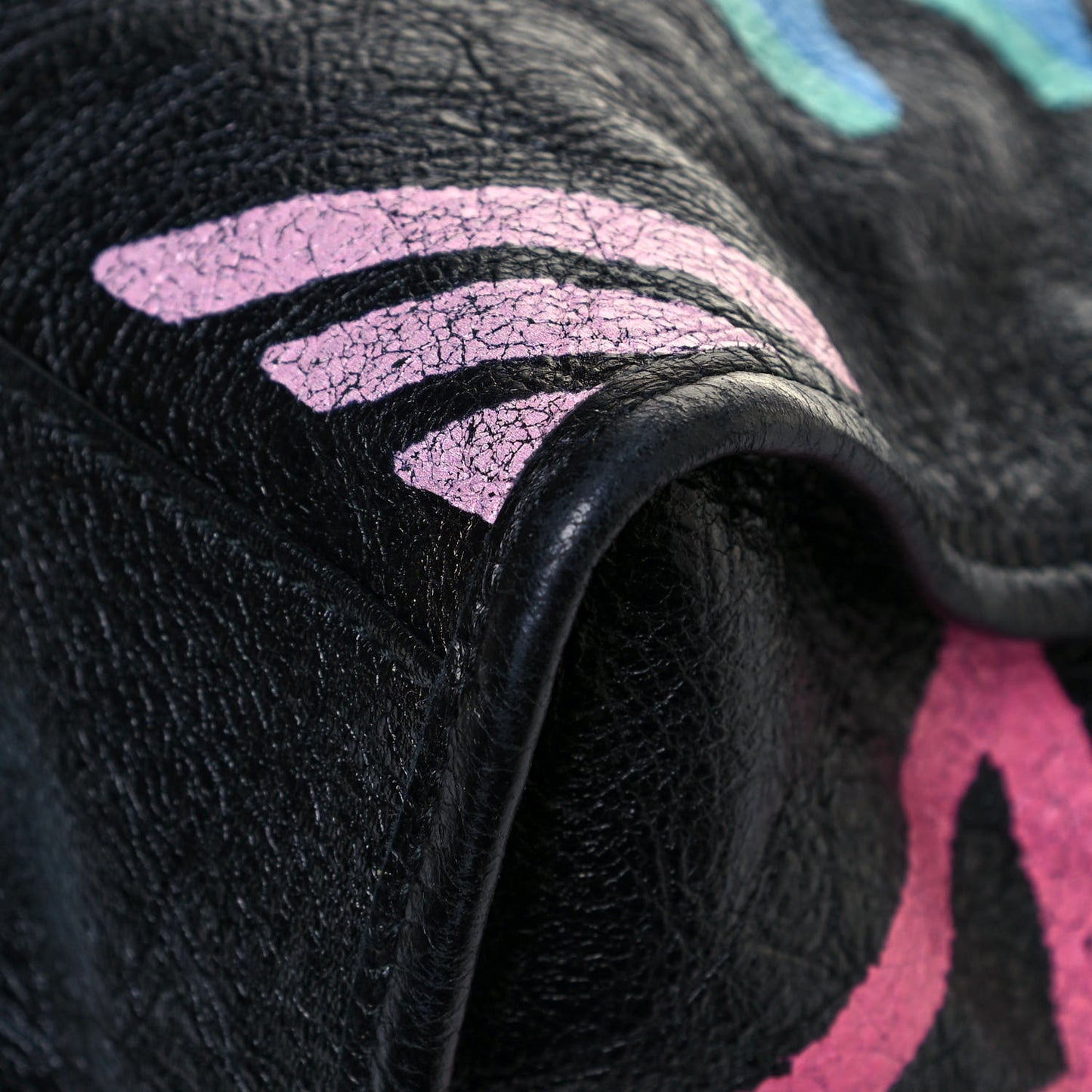 Agneau Graffiti All Over Classic Hardware City Black Multicolor