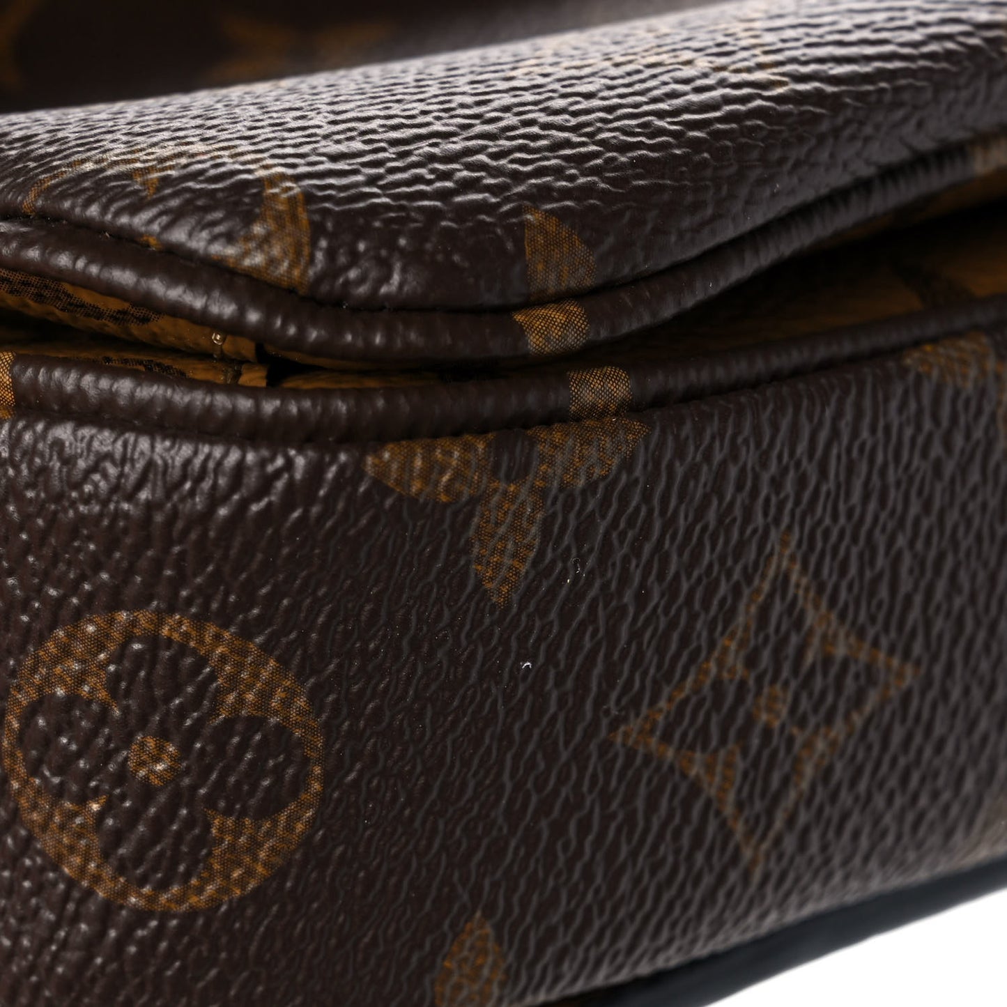Reverse Monogram Pochette Metis