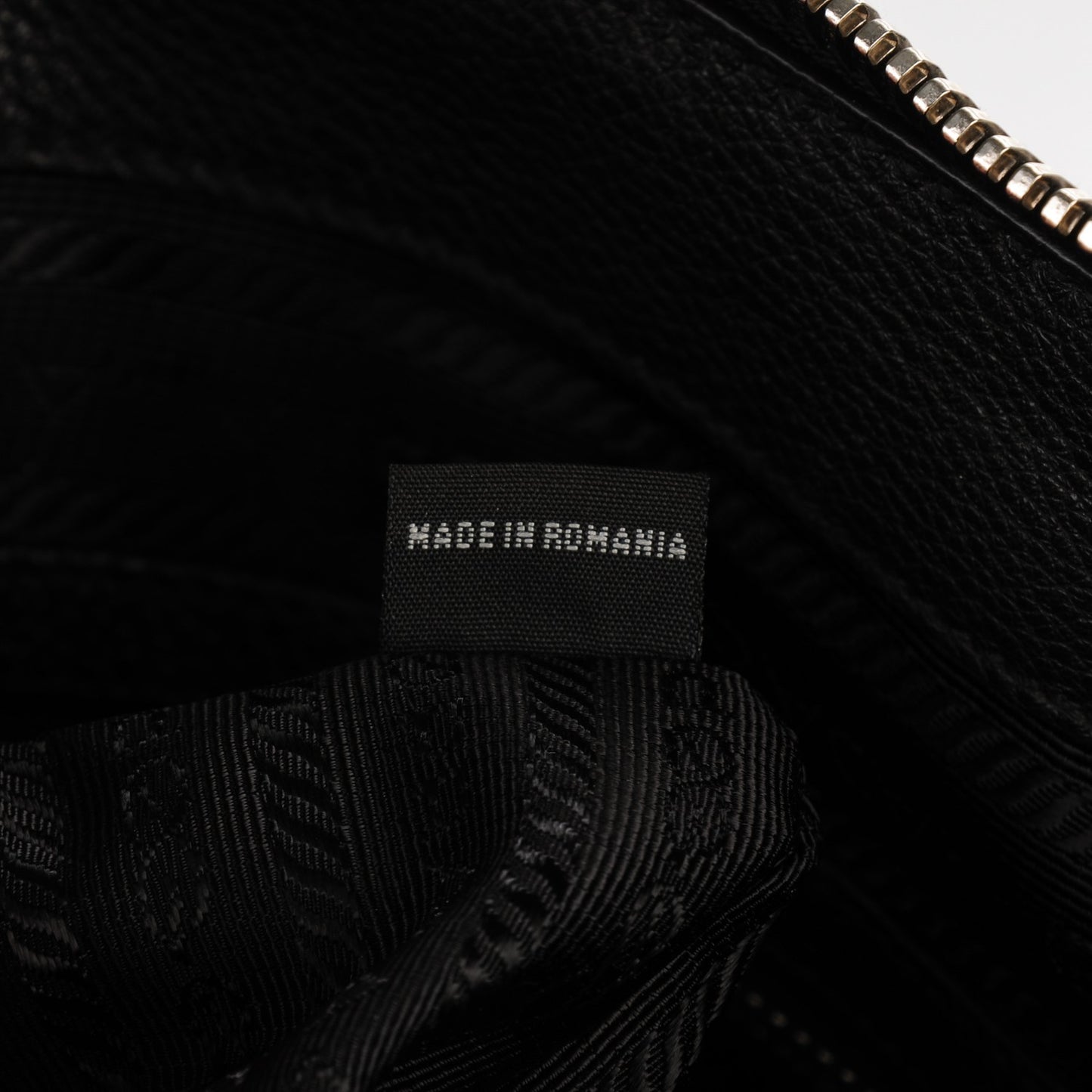 Vitello Phenix Shoulder Bag Nero Black