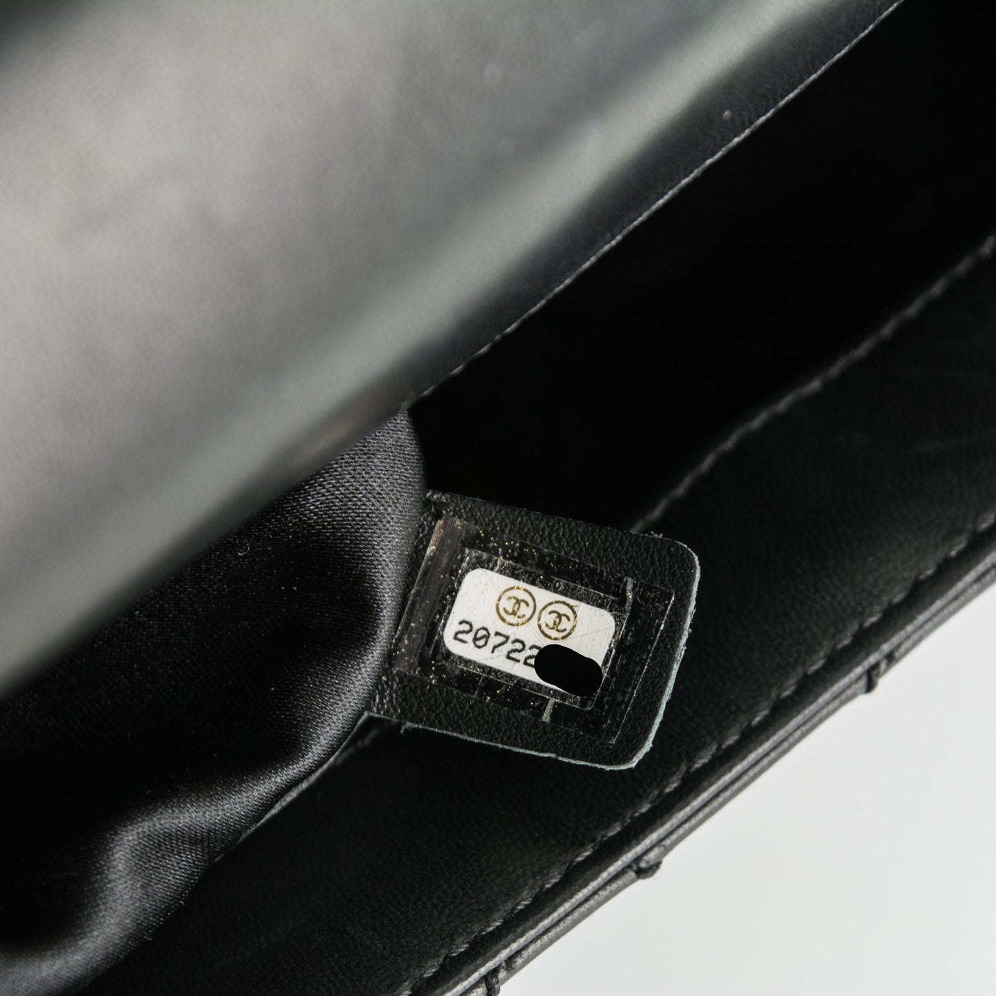 Lambskin Quilted Medium Easy Carry Flap Black