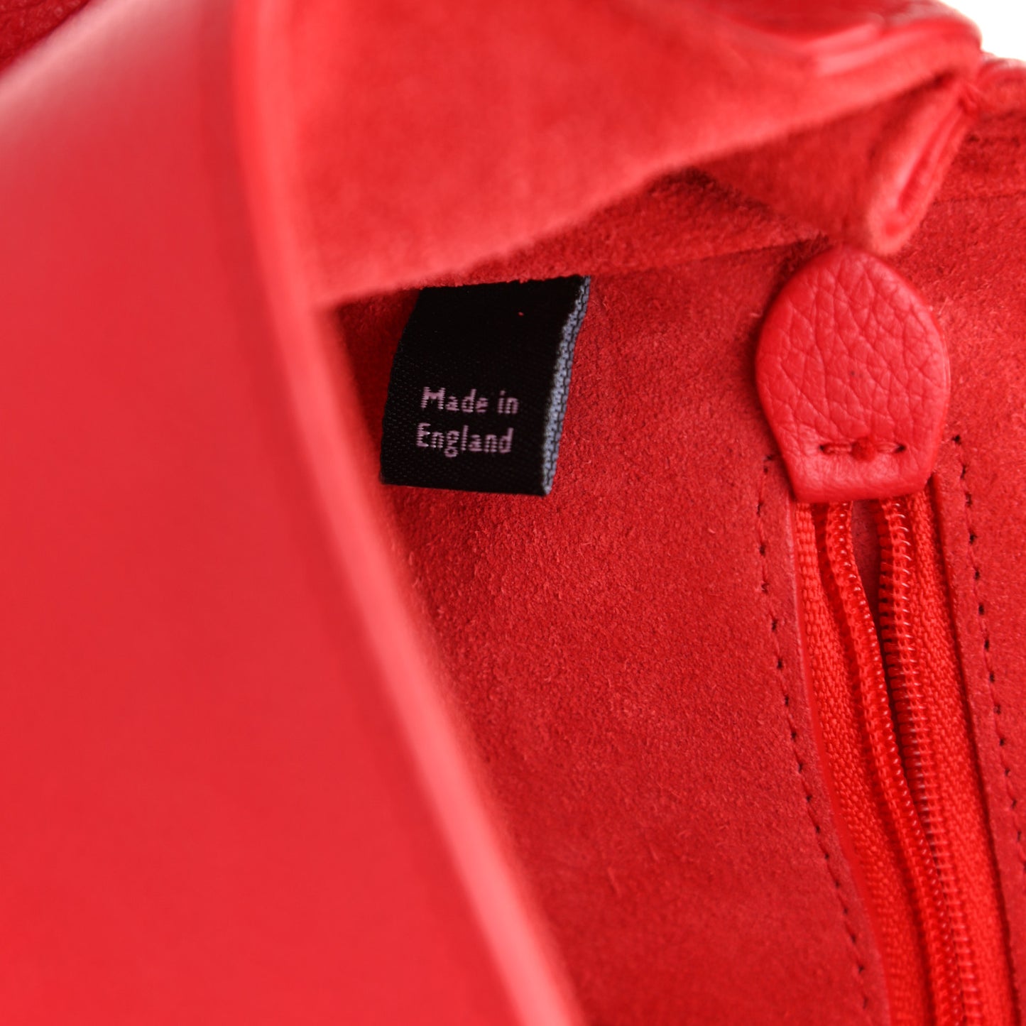 Small Classic Grain Small Lily Flap Red