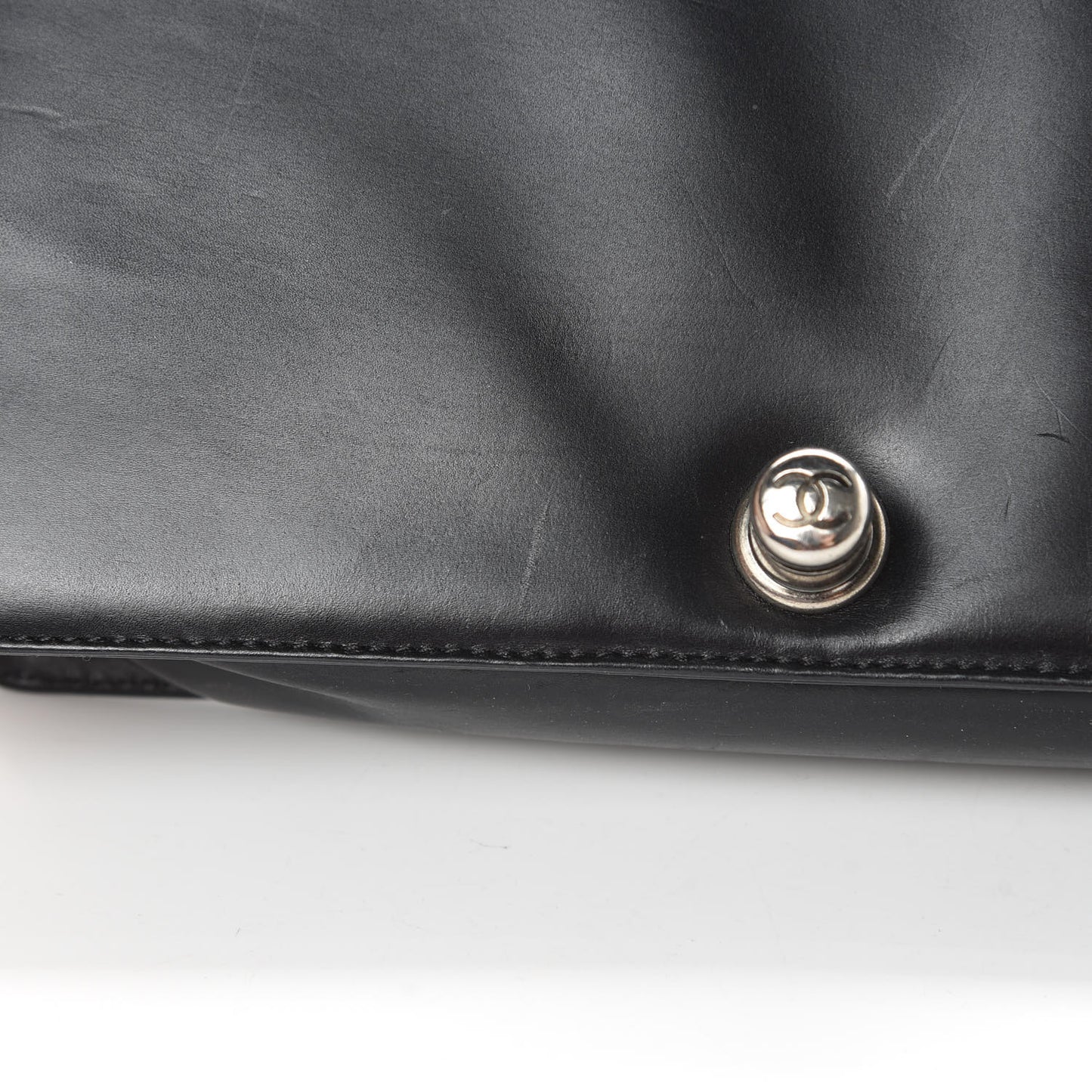 Calfskin Medium Boy Flap Black