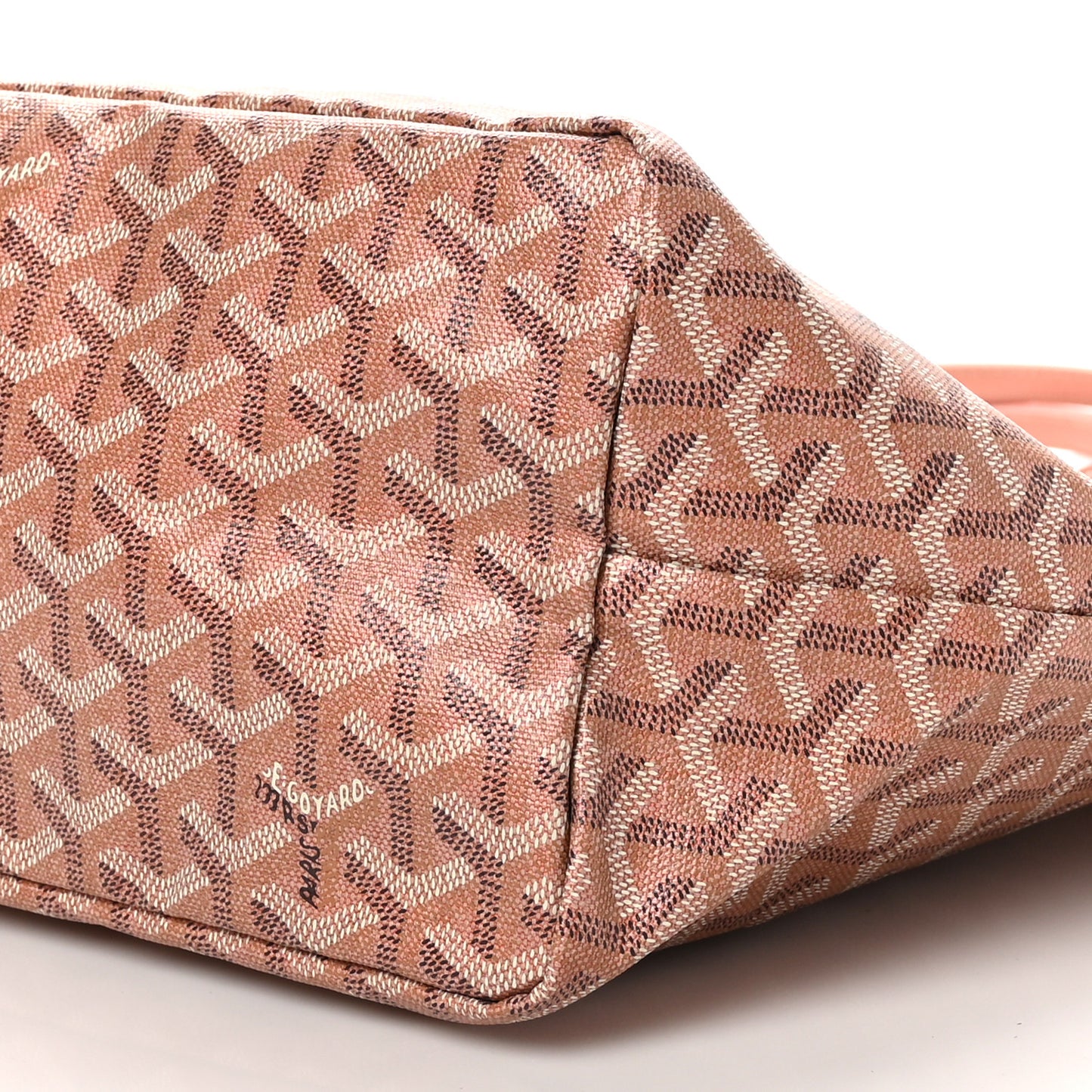 Iridescent Goyardine Saint Louis PM Pearly Coral
