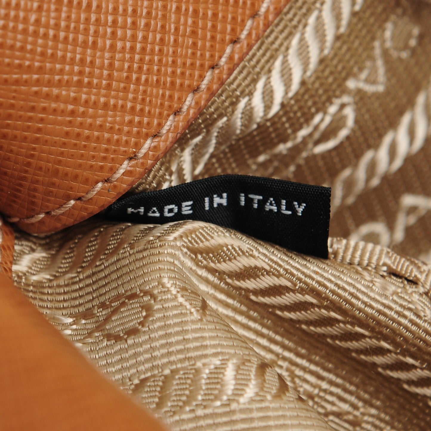 Saffiano Lux Extra Large Galleria Double Zip Tote Caramel