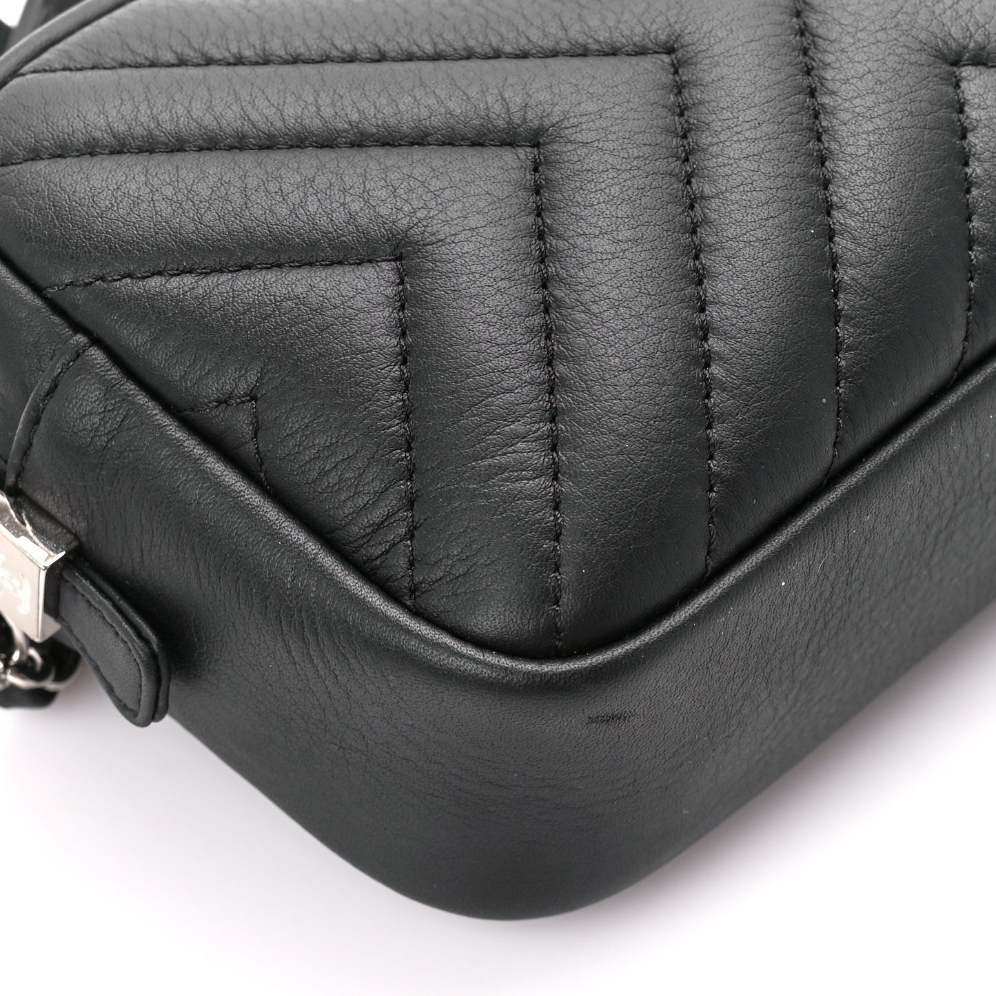 Calfskin Diagonal Chevron Quilted Tassel Camera Case Black