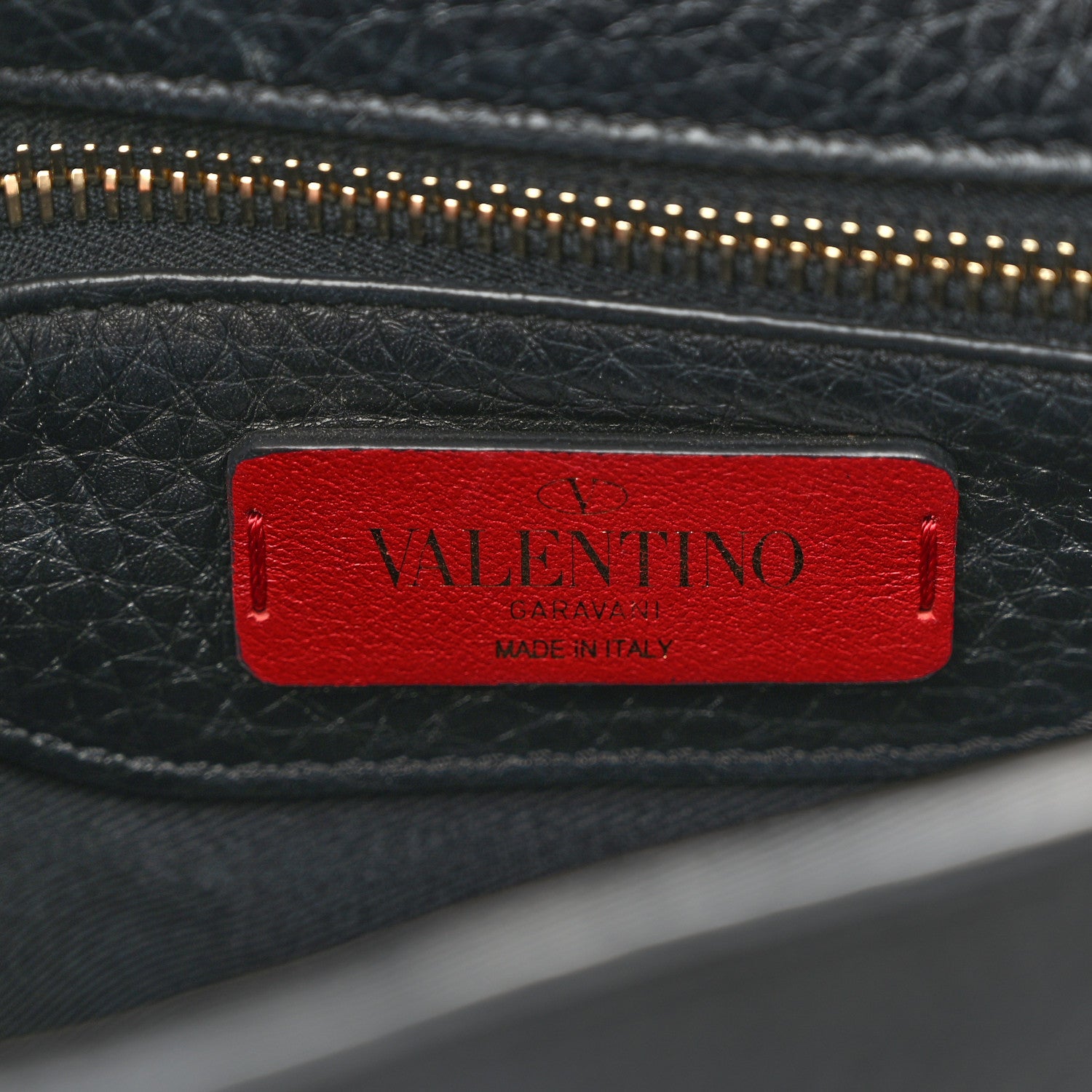 Valentino Garavani Pebbled Calfskin Rockstud Single Handle Flap Bag Black 6 of 9