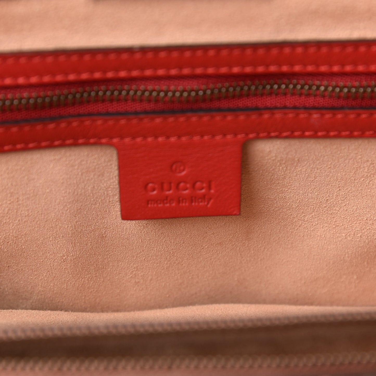 Calfskin Matelasse Medium GG Marmont Tote Hibiscus Red