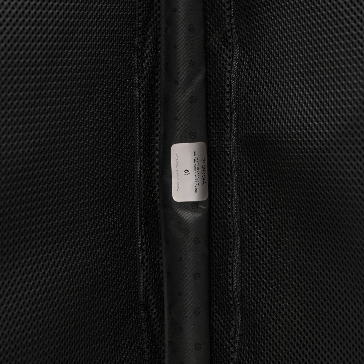 Gloss Polycarbonate Essential Lite Cabin Black
