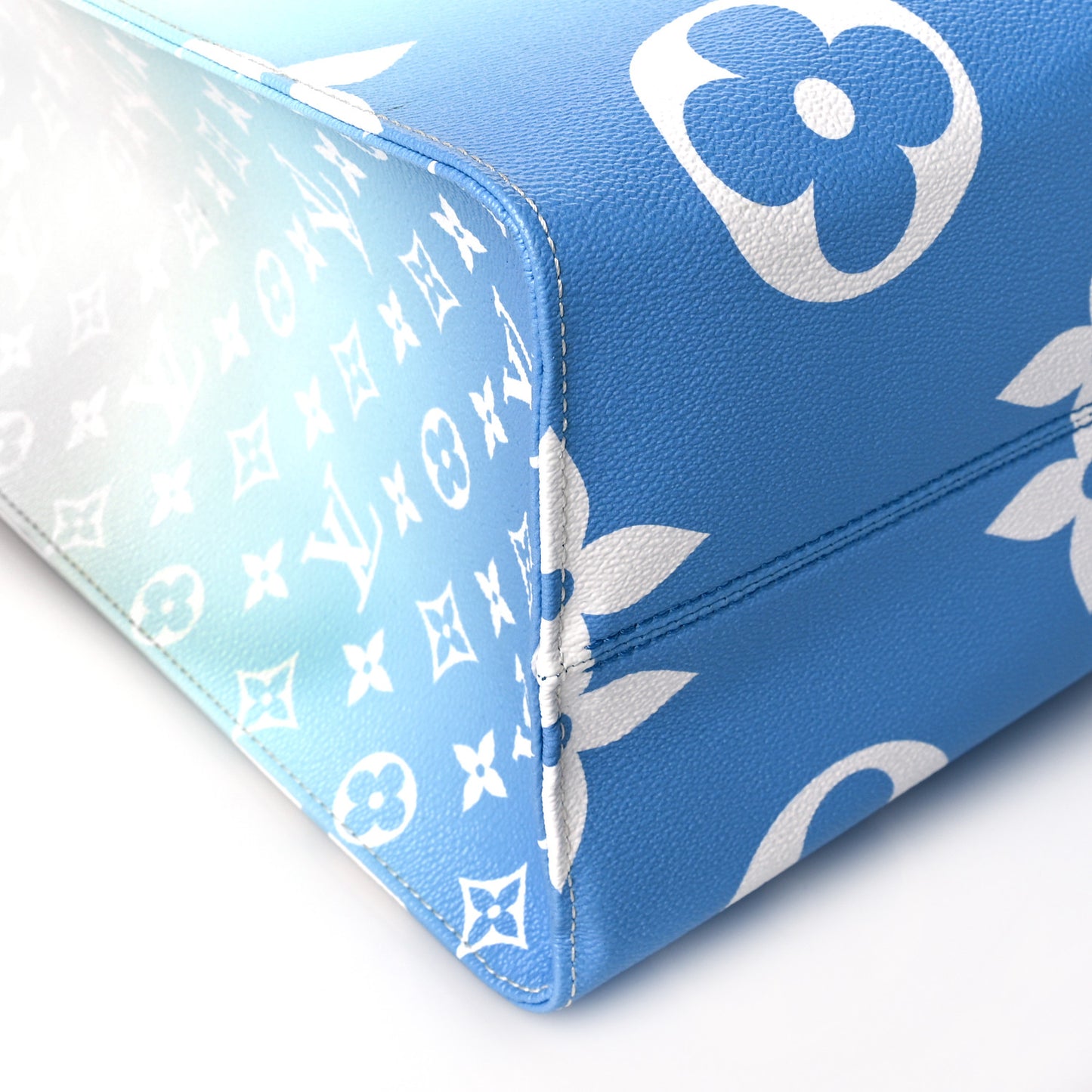 Monogram Giant By The Pool Onthego GM Blue