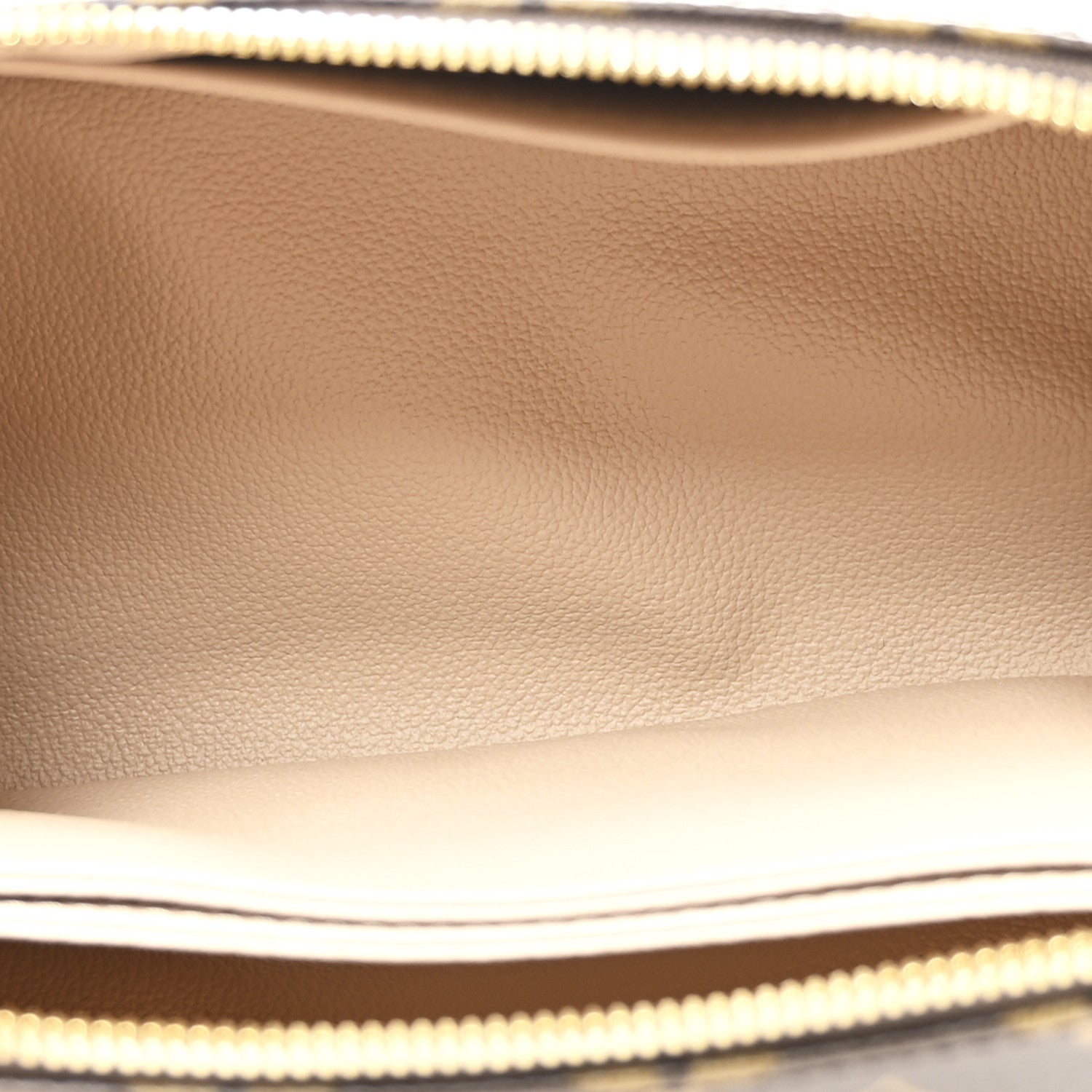 Louis Vuitton Monogram Toiletry Bag 5 of 8