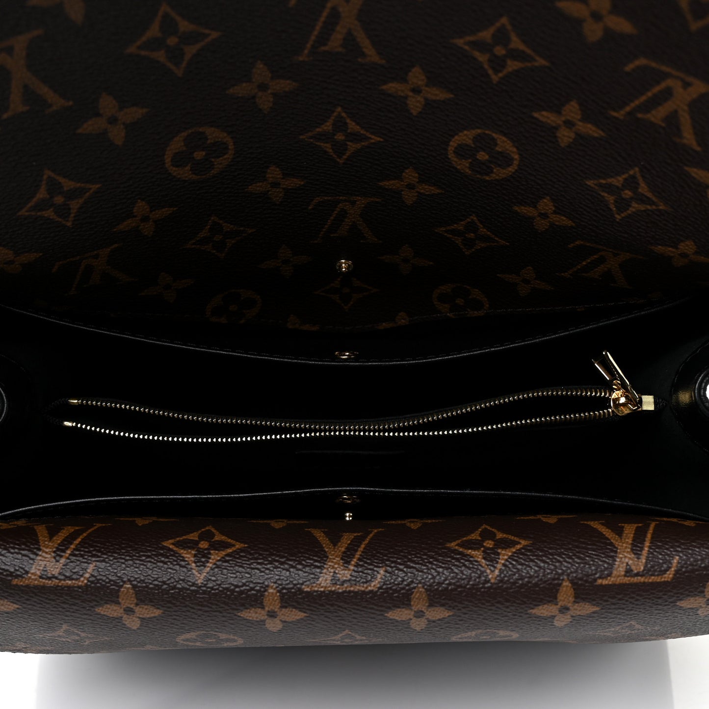 Monogram Double V Black