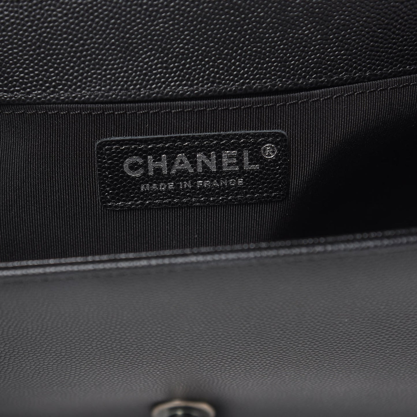 Caviar Quilted Medium Boy Flap Black
