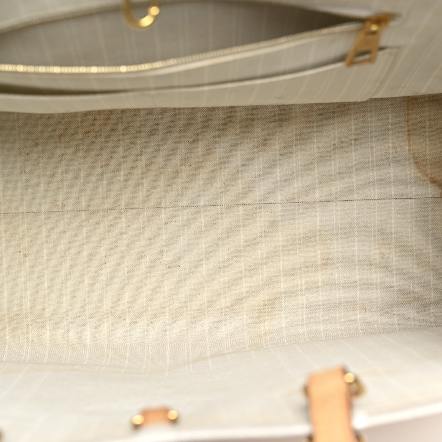 Louis Vuitton Monogram Giant By The Pool Onthego GM Brume 10 of 14