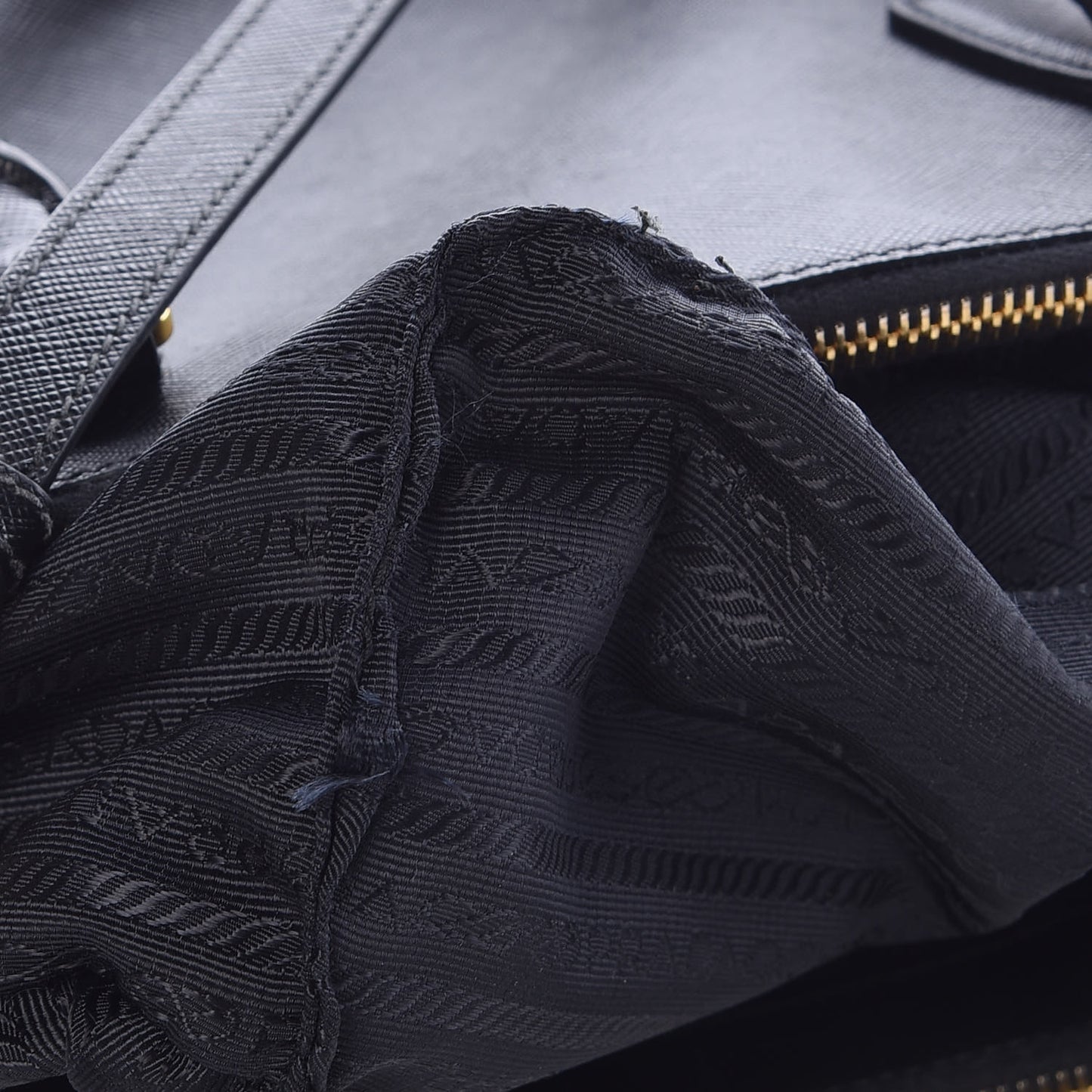 Saffiano Small Galleria Double Zip Tote Black