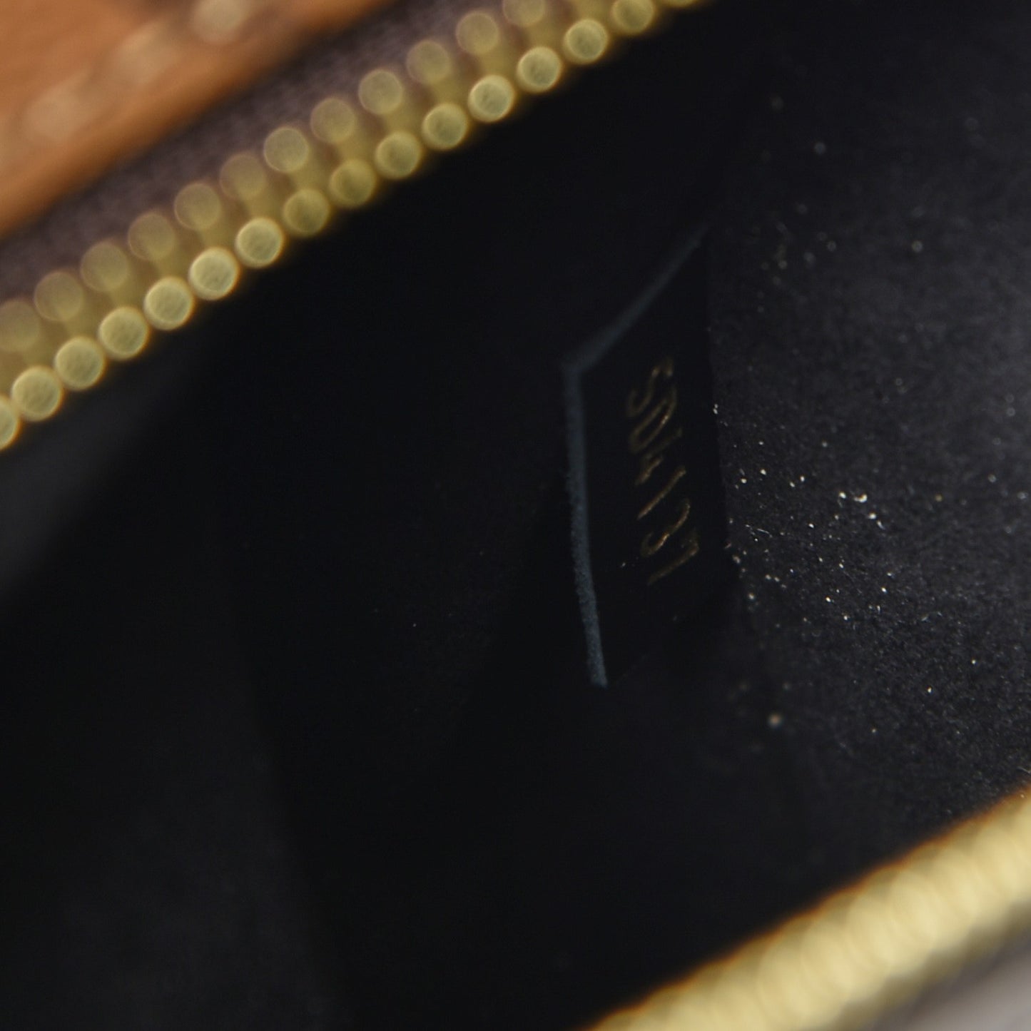 Reverse Monogram Pochette Metis