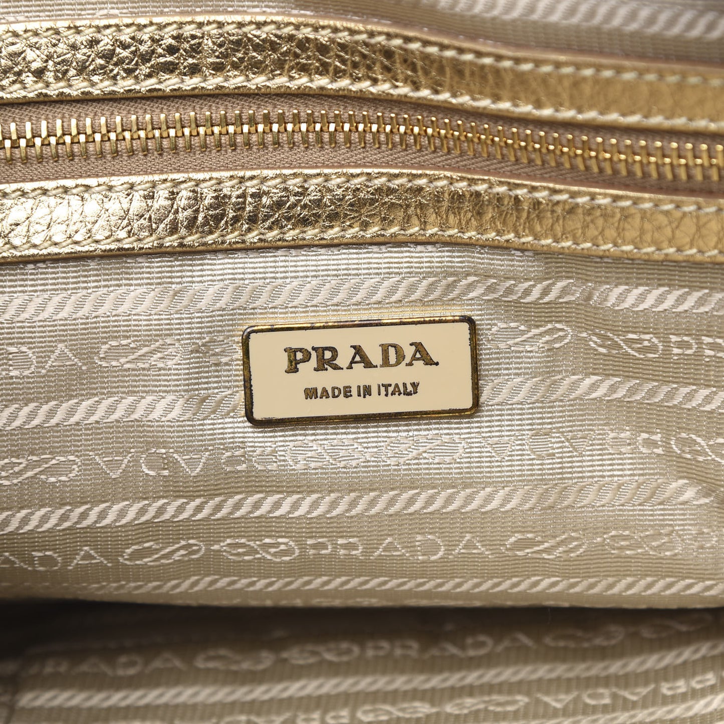 Metallic Vitello Daino Tote Platino