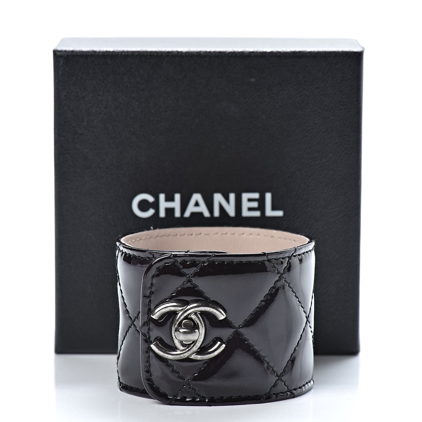 Patent Quilted CC Turnlock Cuff M Black