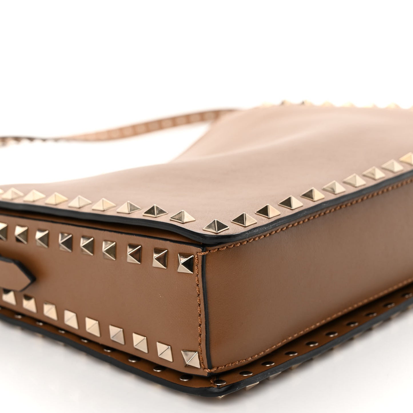 Vitello Small Rockstud Flip-Lock Messenger Bag Light Cuir
