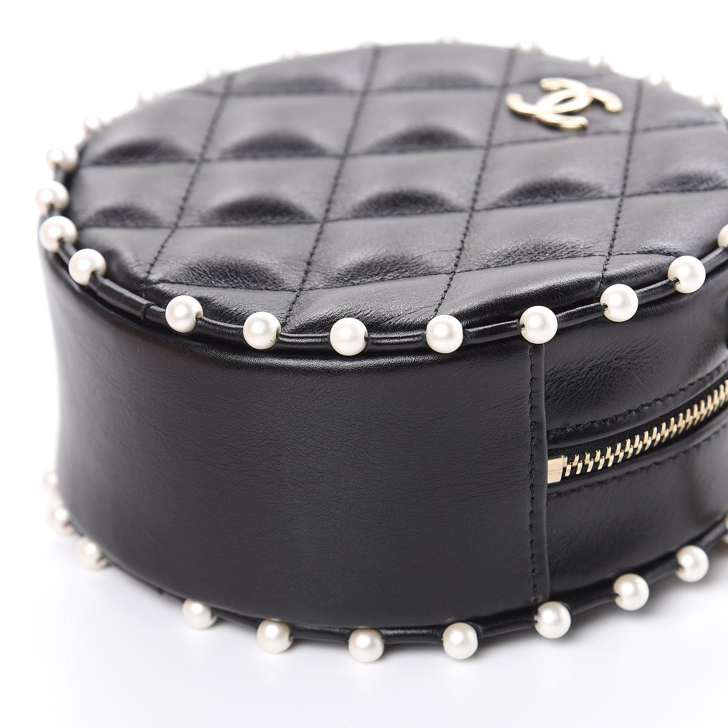 Calfskin Quilted Pearl Round Clutch With Chain Black