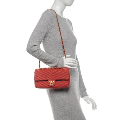 Chanel Wrinkled Lambskin Chevron Quilted Medium Flap Red 2 of 7