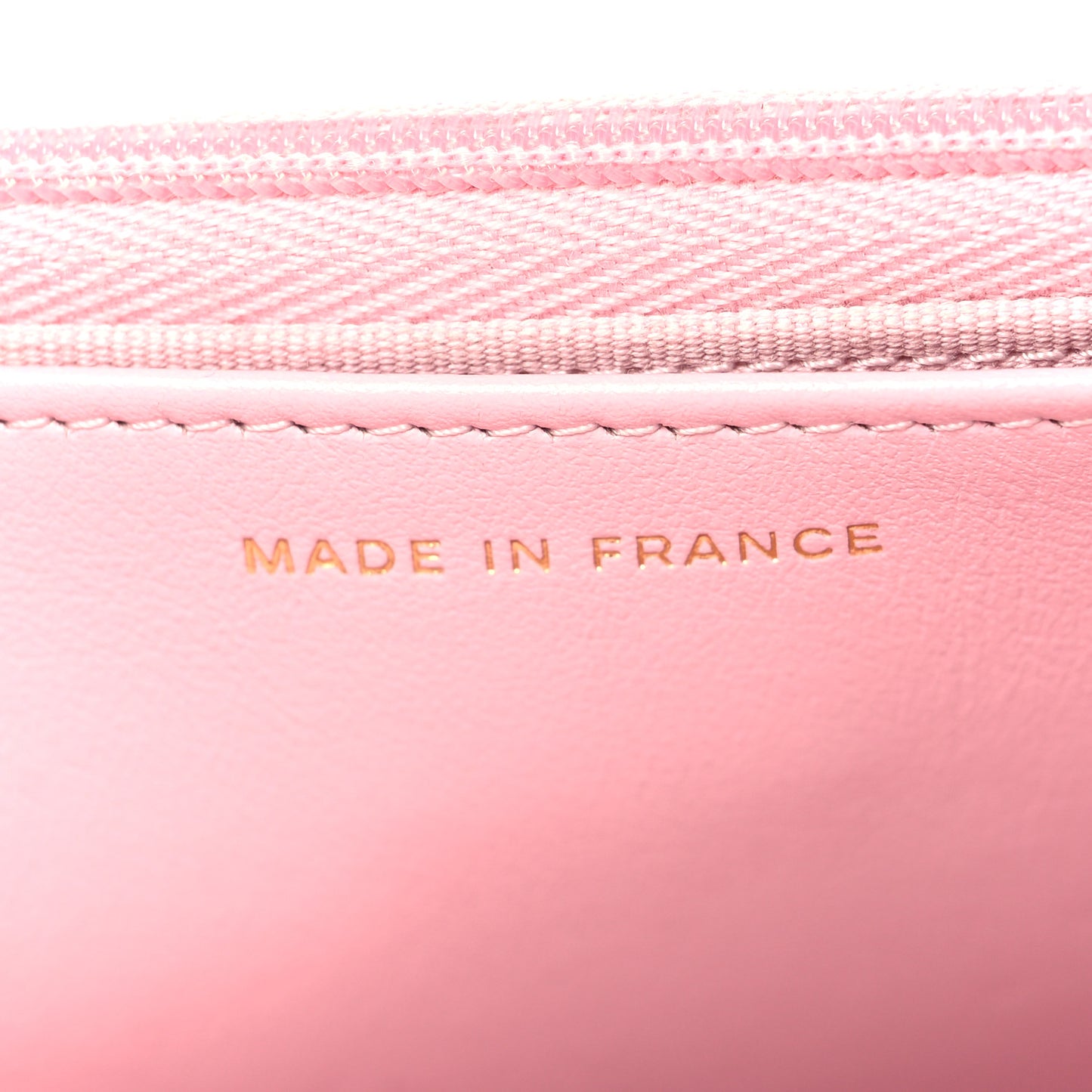 Caviar Quilted Wallet on Chain WOC Light Pink