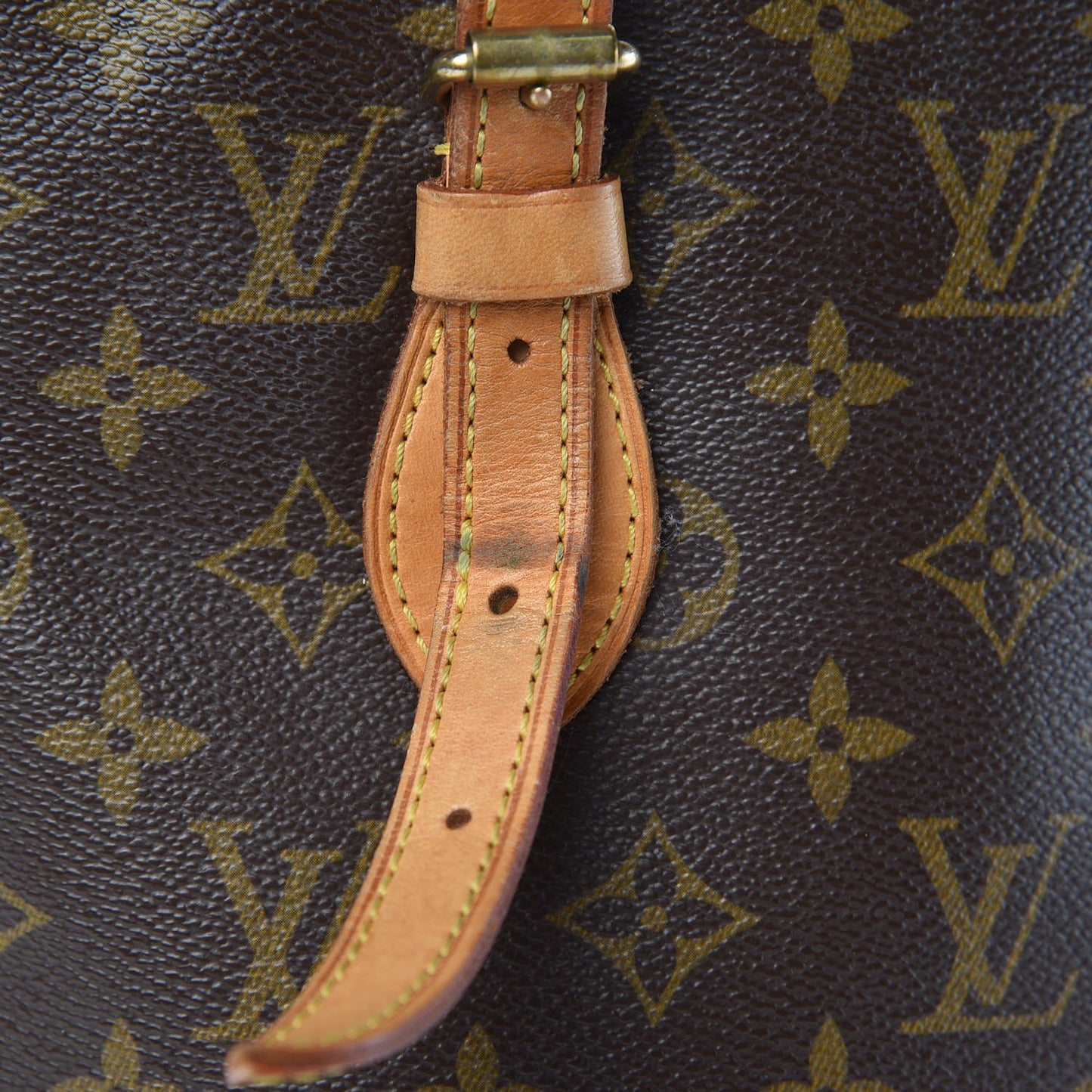Monogram Petit Bucket 23