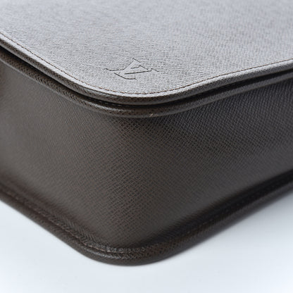 Louis Vuitton Taiga Andrei Messenger Bag Grizzli 9 of 12