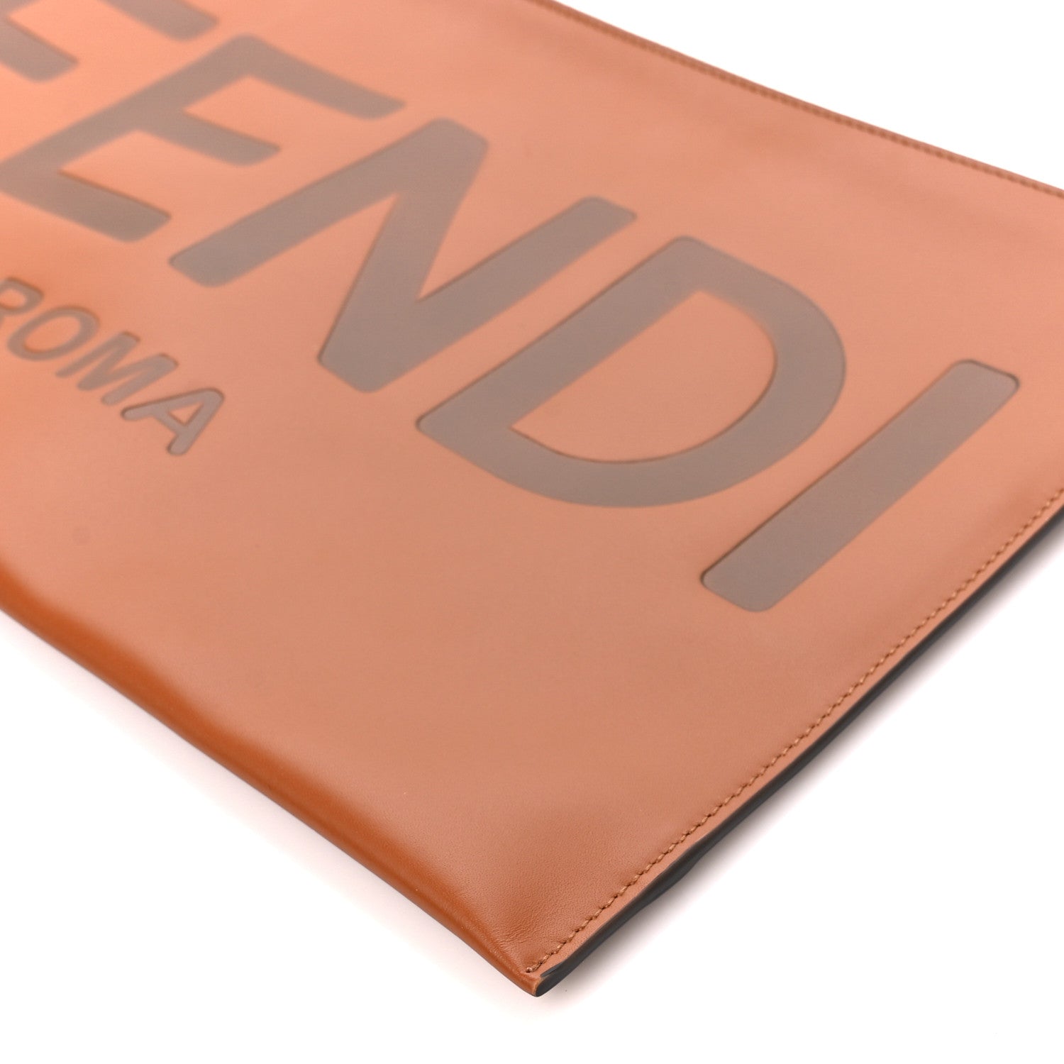 Fendi ロゴプリント ポーチ ブラウン Fendi Vitello King Logo Embossed Large Flat Pouch Cuoio 1705718